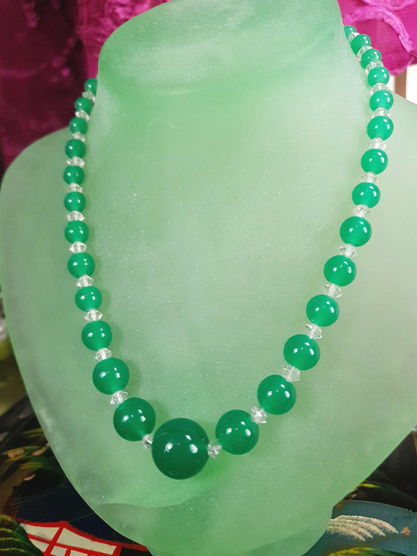 1920s Art Deco Vintage Green Glass Bead Necklace Graduated Antique Choker
