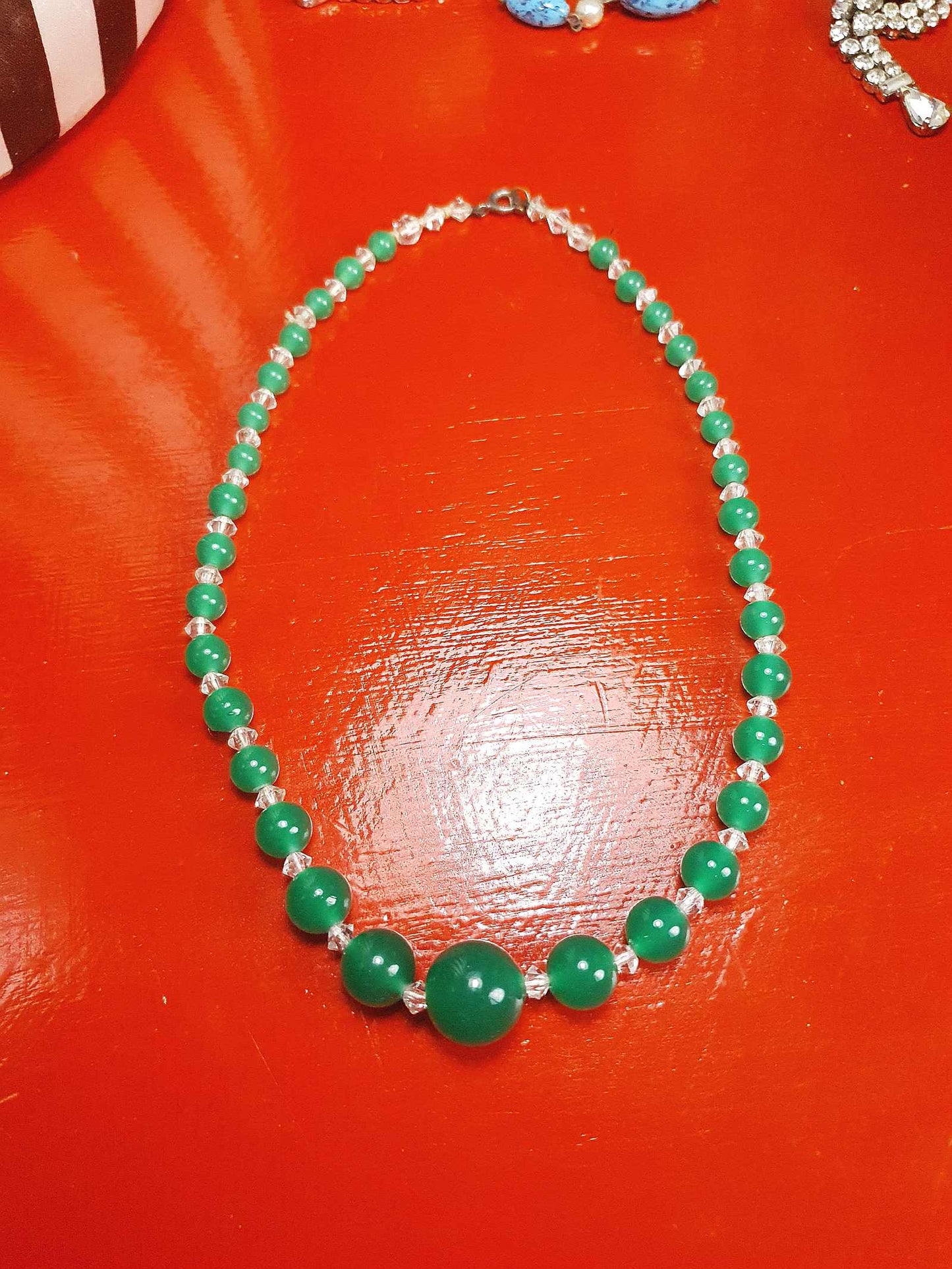 1920s Art Deco Vintage Green Glass Bead Necklace Graduated Antique Choker