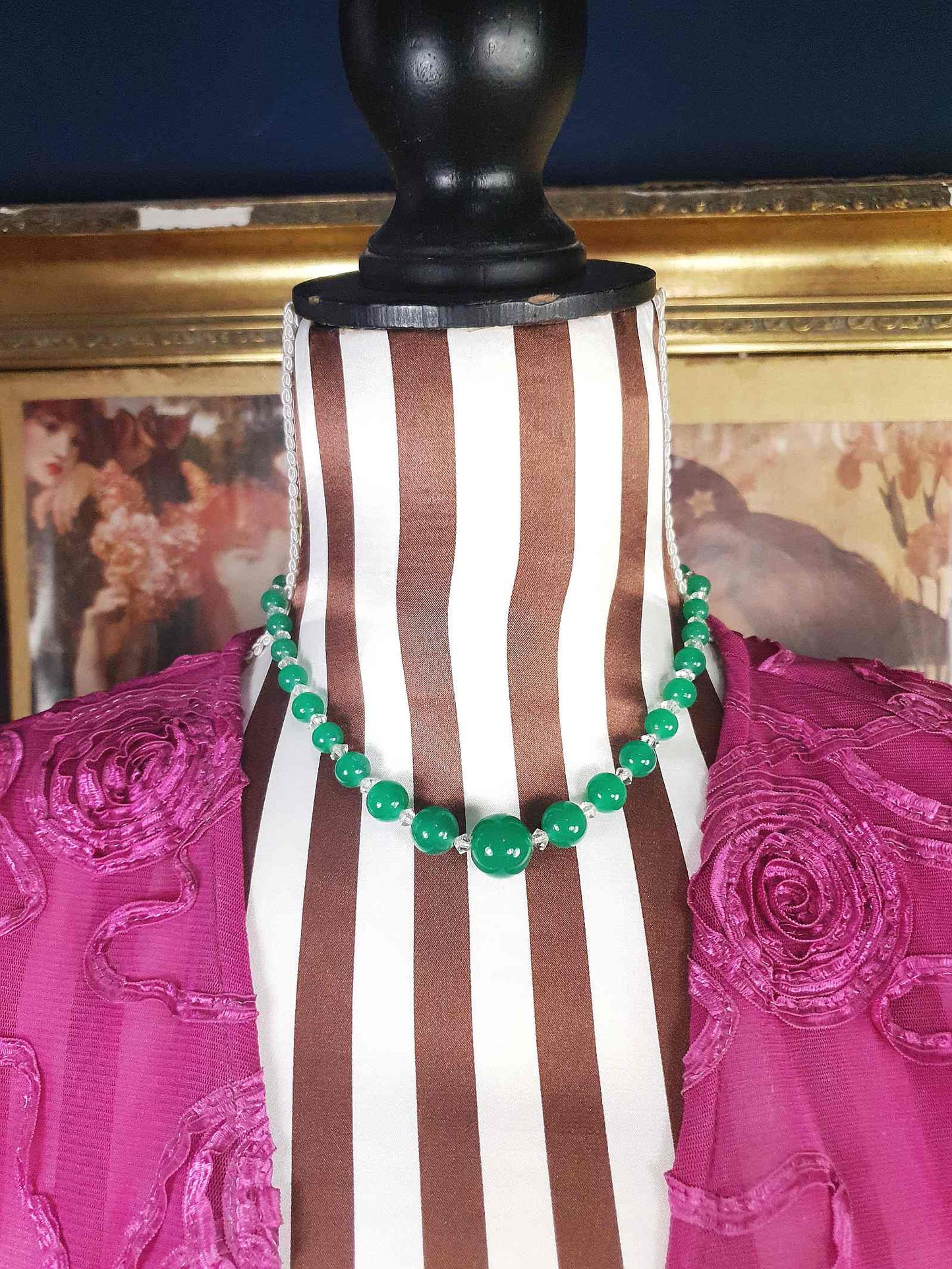 1920s Art Deco Vintage Green Glass Bead Necklace Graduated Antique Choker