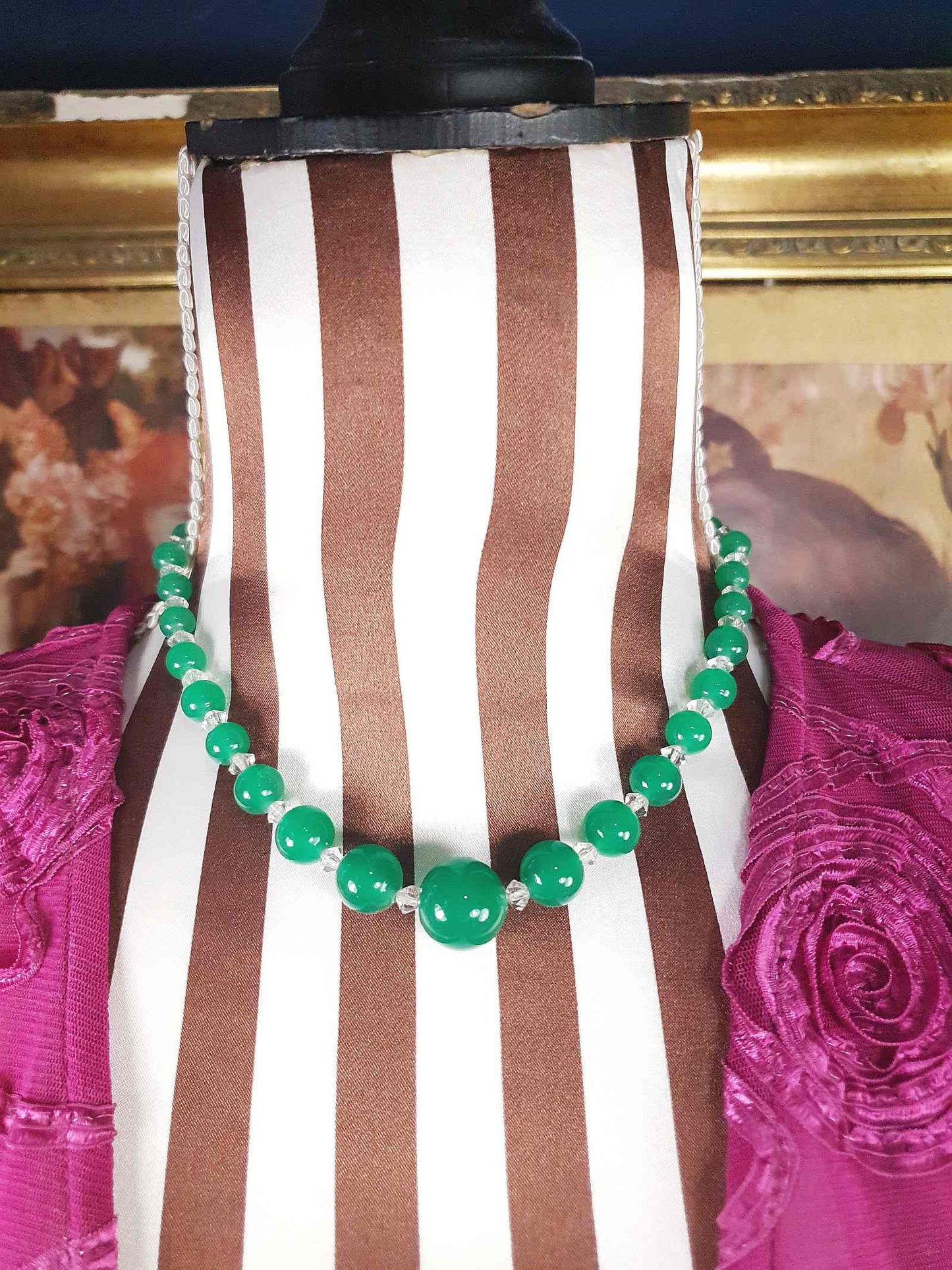1920s Art Deco Vintage Green Glass Bead Necklace Graduated Antique Choker