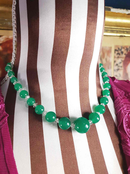 1920s Art Deco Vintage Green Glass Bead Necklace Graduated Antique Choker