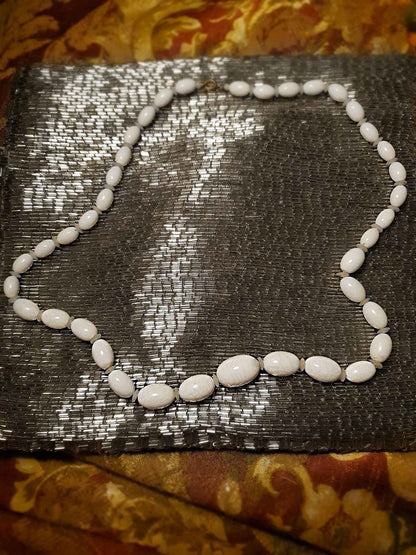 Vintage 1950s White Necklace Graduated Beads