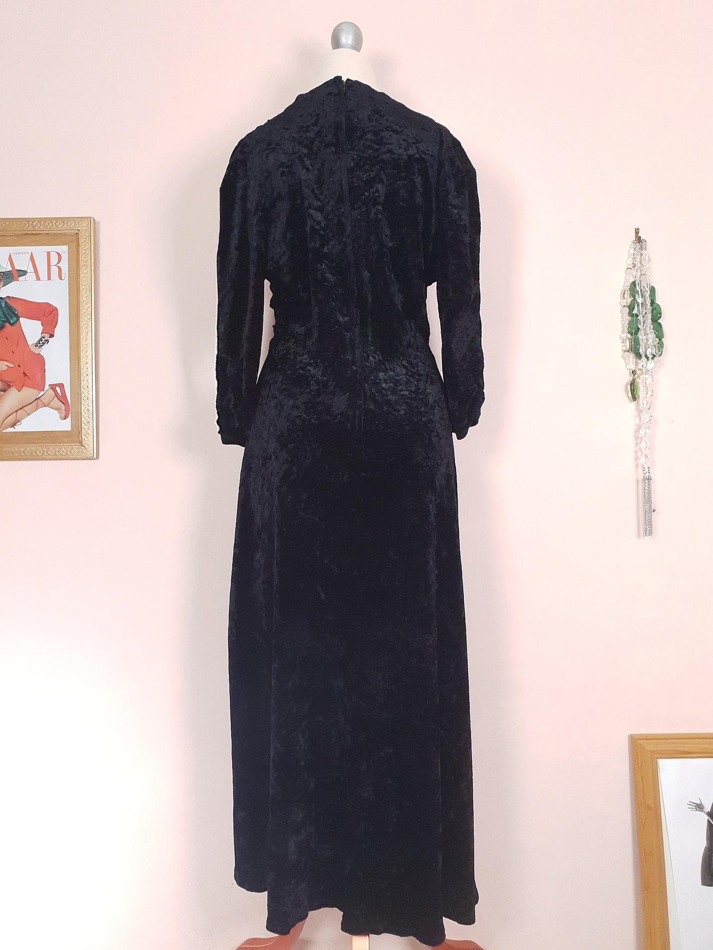 Vintage Black Crushed Velvet Boho Dress 1960s - Size 10/12 LBD Bohemian