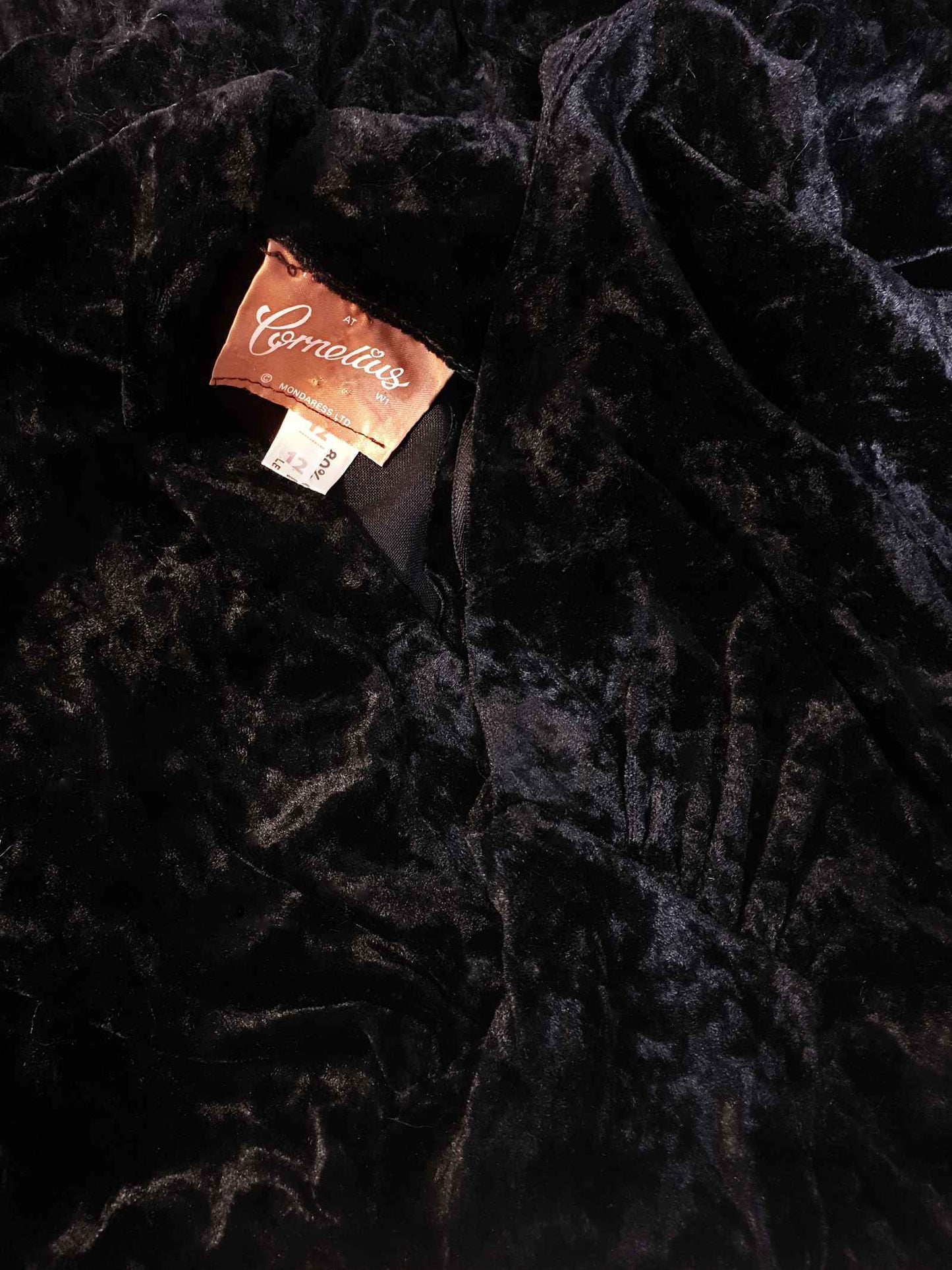 Vintage Black Crushed Velvet Boho Dress 1960s - Size 10/12 LBD Bohemian