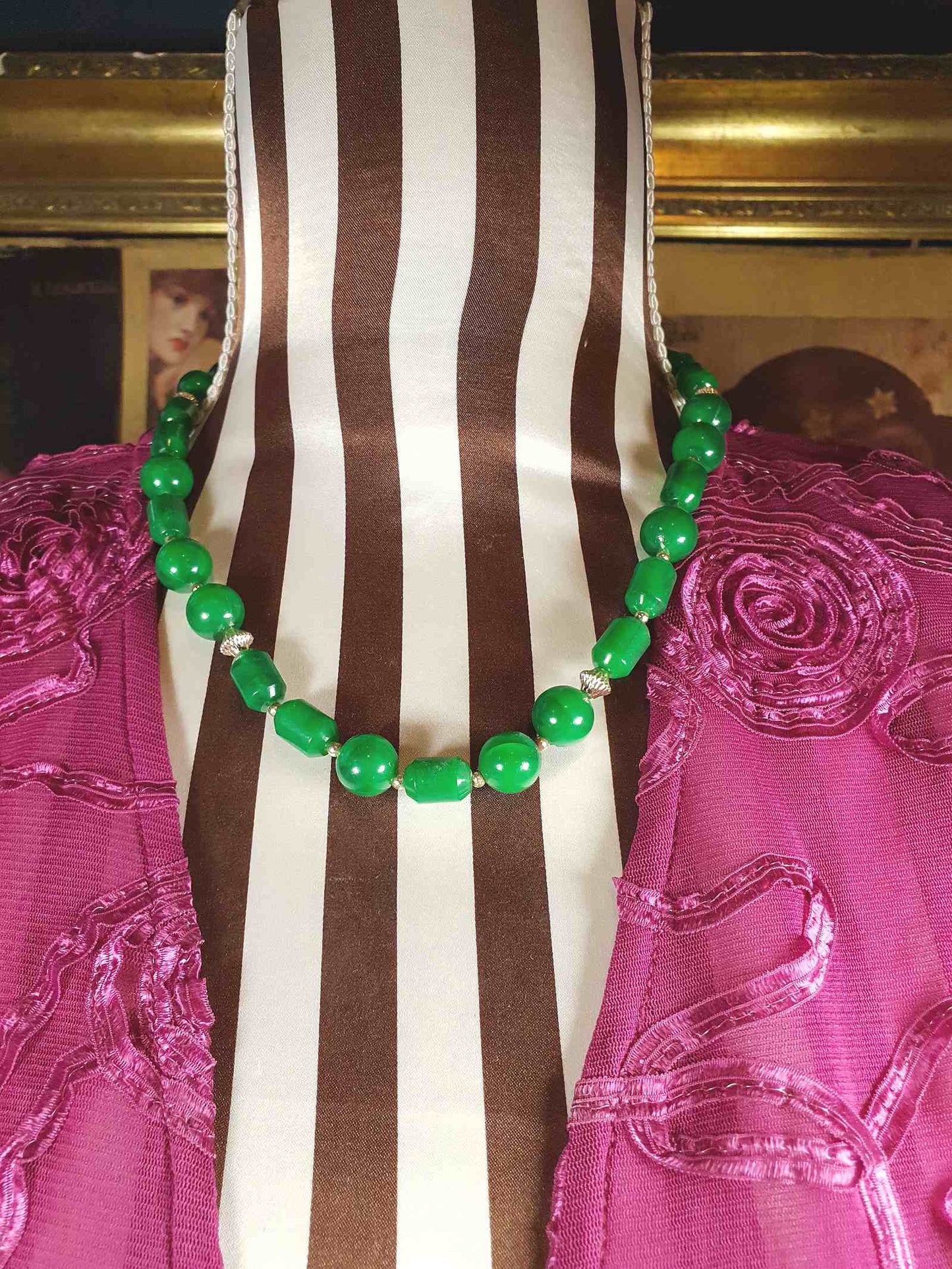 1970s Vintage Green Bead Necklace Retro