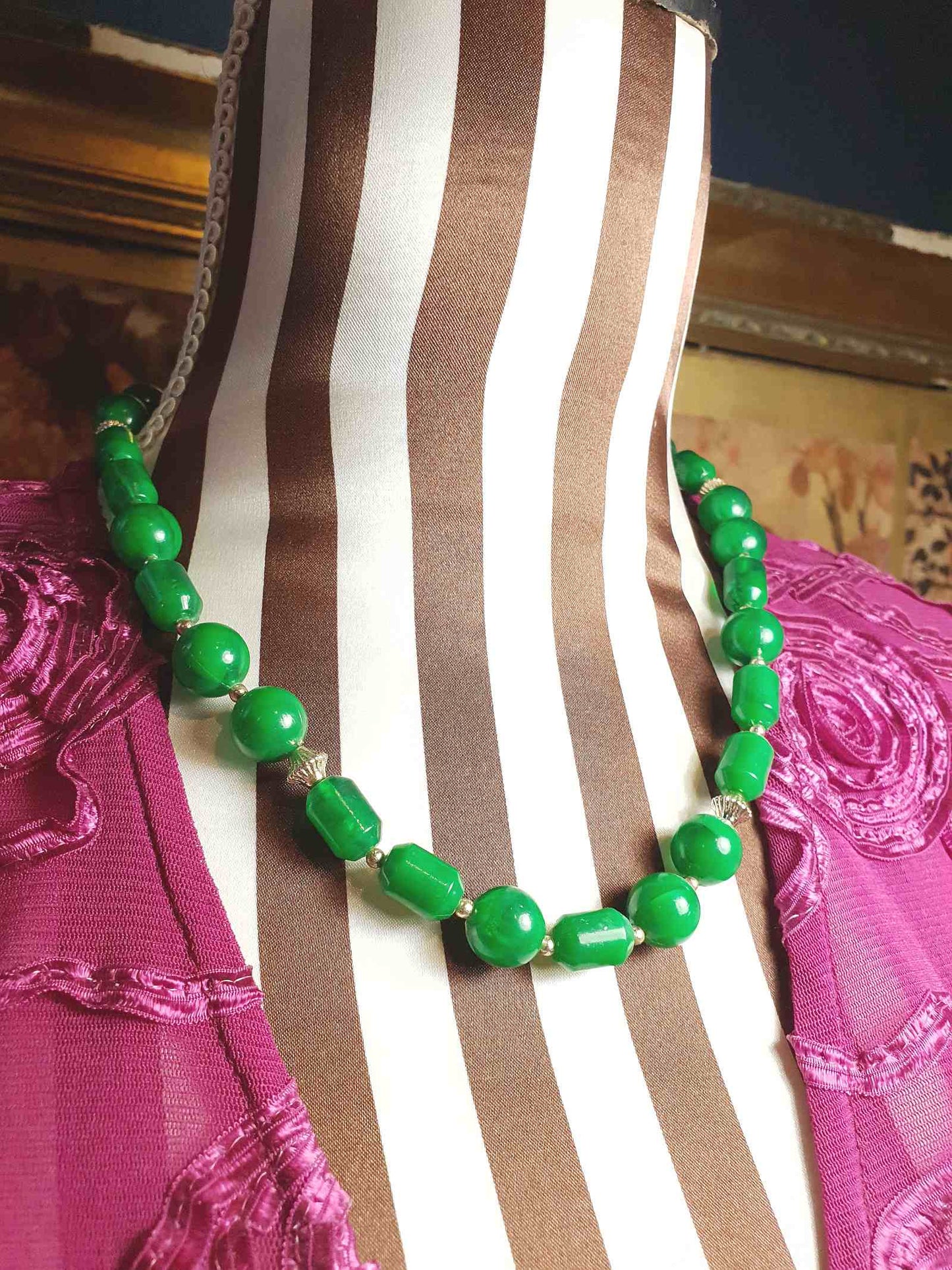 1970s Vintage Green Bead Necklace Retro