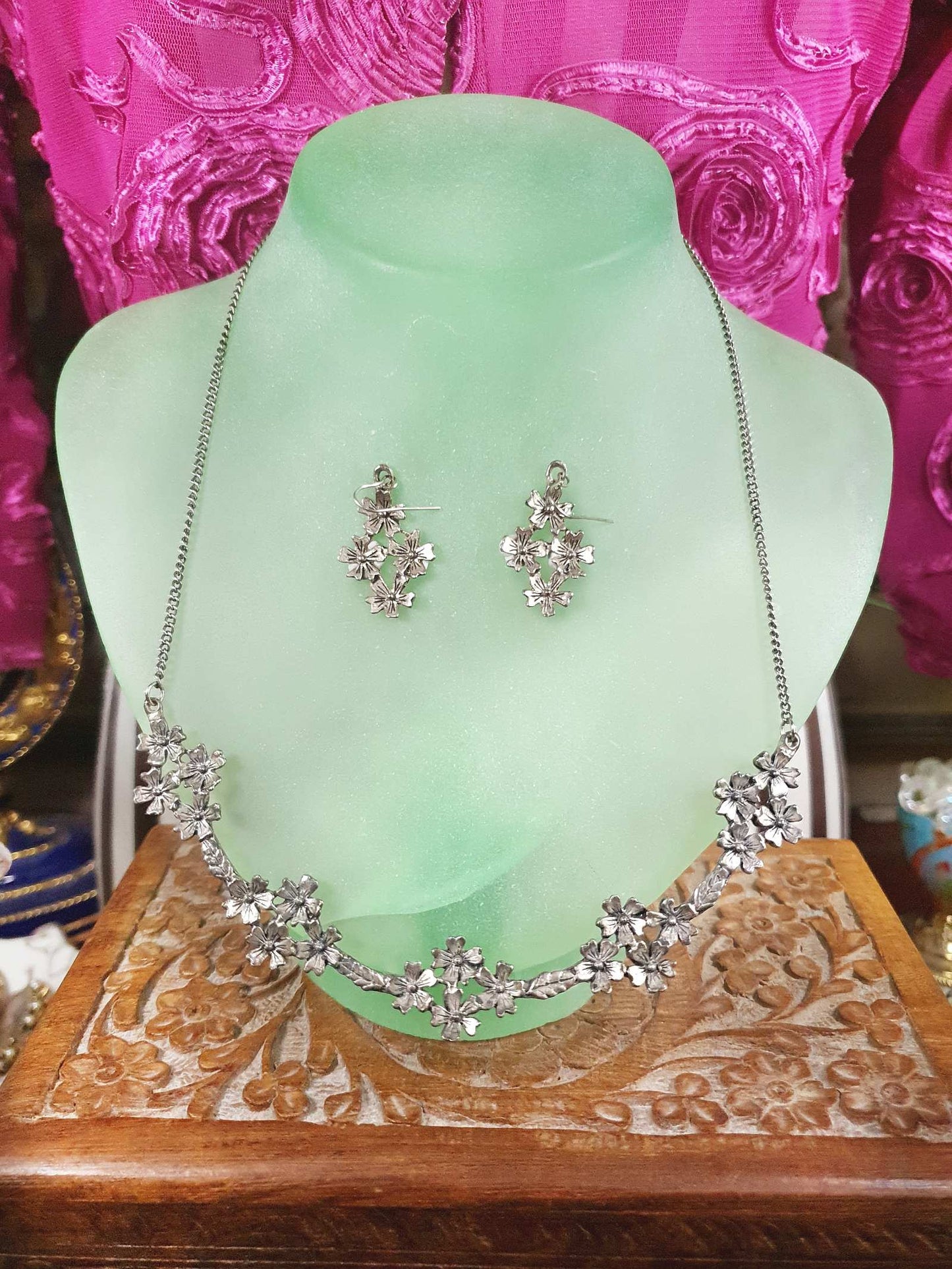 Vintage Silver Tone Flower Necklace 1970s Retro Floral Demi Parure Jewellery Set