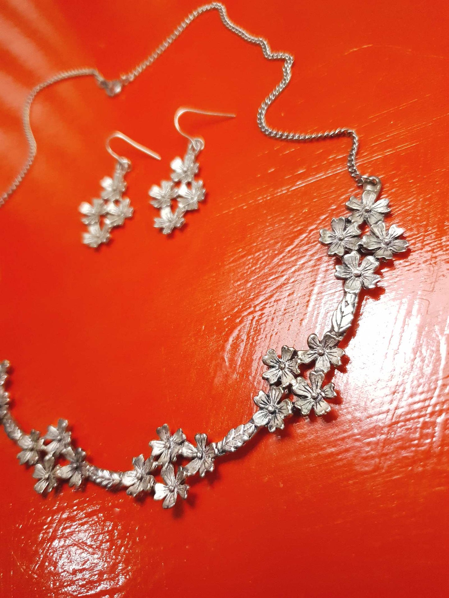 Vintage Silver Tone Flower Necklace 1970s Retro Floral Demi Parure Jewellery Set