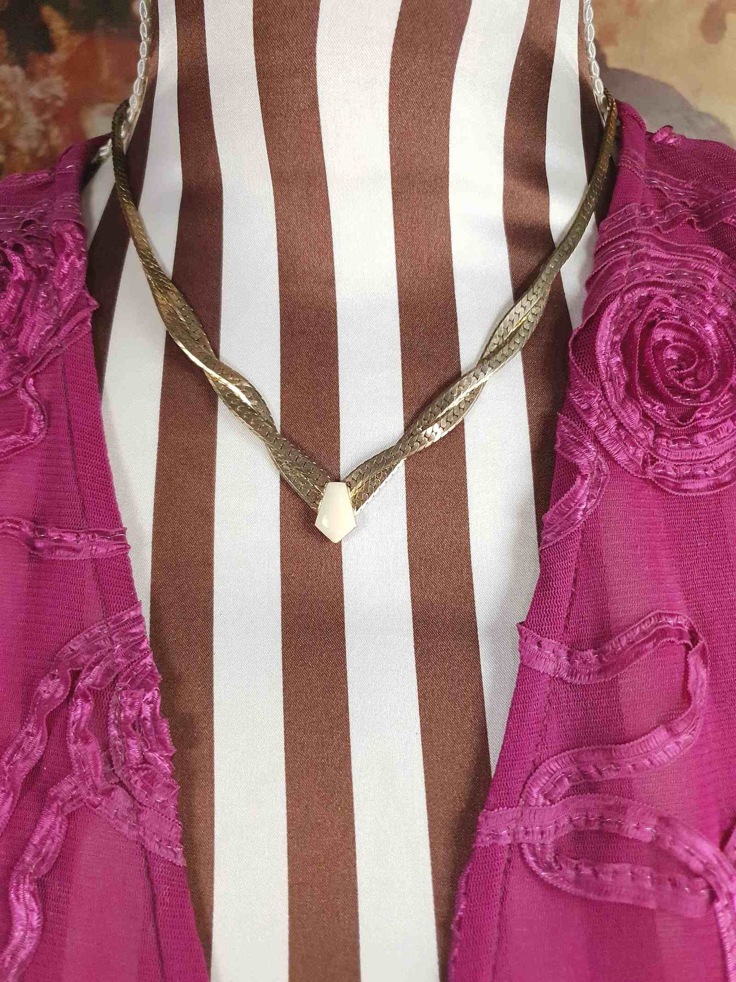 1970s Vintage Herringbone Chain Pendant Necklace Retro
