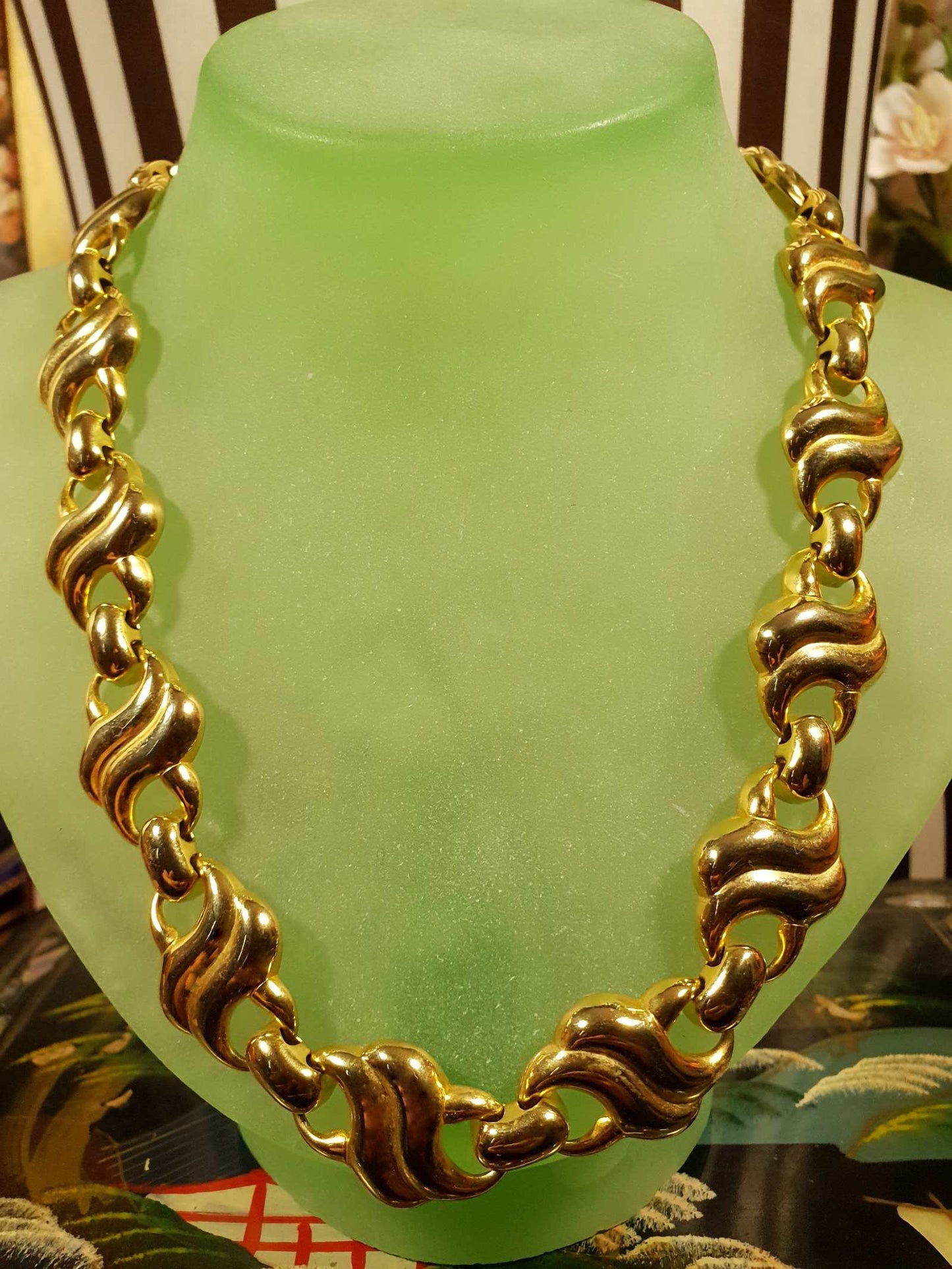 Vintage 1980s Gold Tone Choker Necklace 18" Scroll