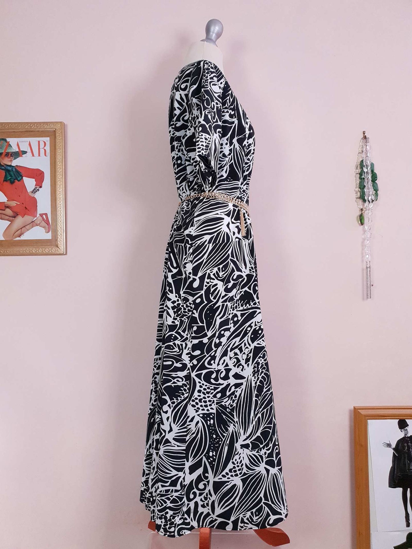 Vintage 1980s Day Dress Maxi Black & White Abstract Leaf Print Size 18