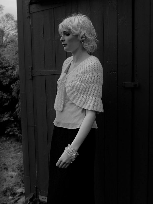 Cute Chic Vintage Cream Chunky Knit Shawl