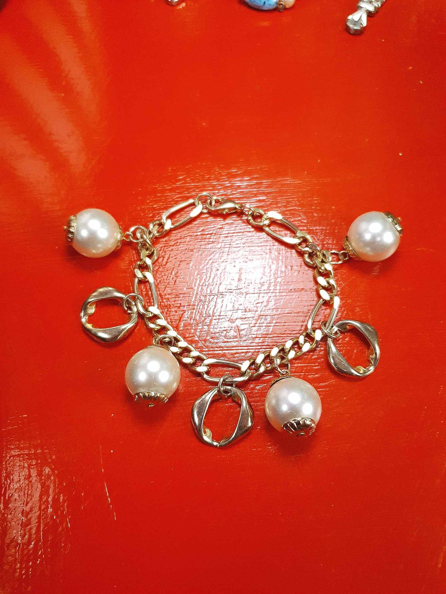 Vintage White Glass Pearl Charm Bracelet 90s