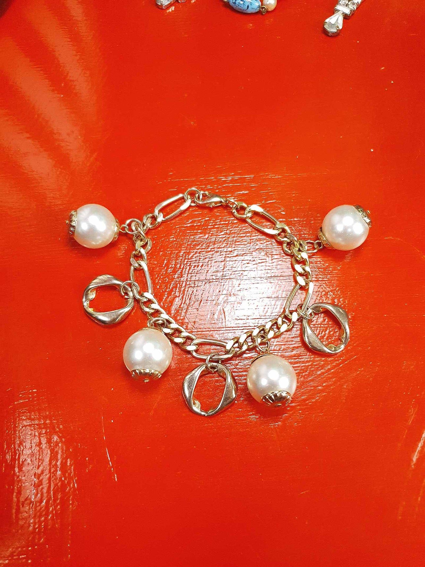 Vintage White Glass Pearl Charm Bracelet 90s