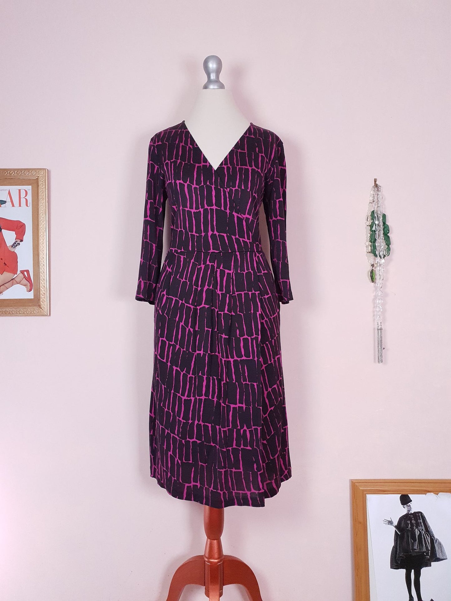 Jaeger Black and Pink Dress Midi Abstract Print Size 10 - Pre-owned