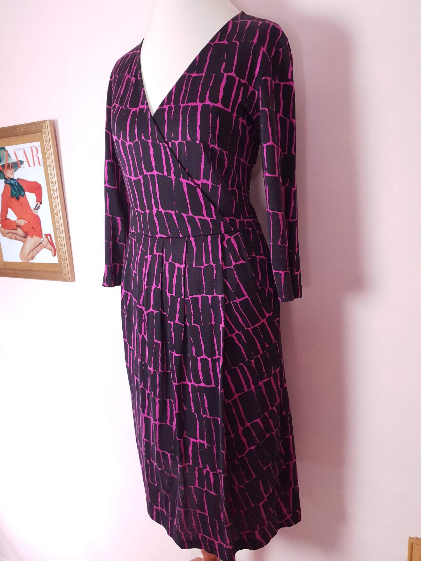 Jaeger Black and Pink Dress Midi Abstract Print Size 10 - Pre-owned