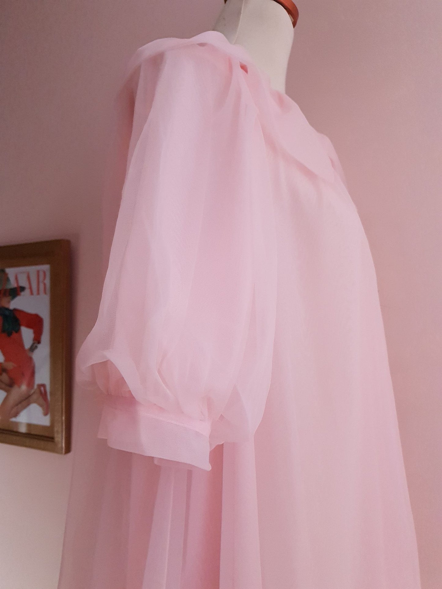 Boudoir Glamour 1960s Vintage Pale Pink Chiffon Dressing Gown Robe