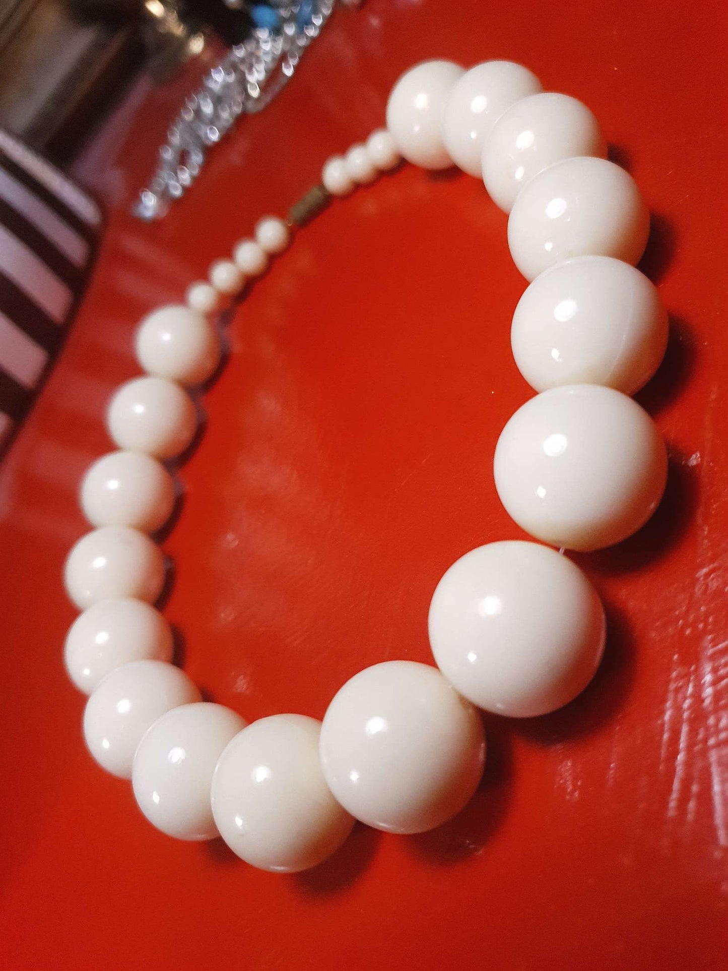 Vintage 1950s Chunky Cream Bead Choker Necklace 15.5" Retro Mid-Century
