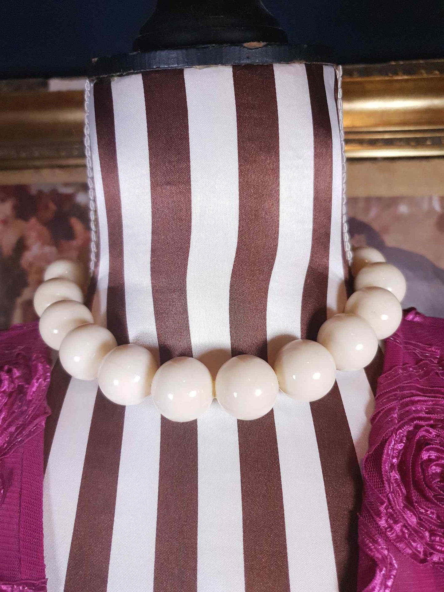 Vintage 1950s Chunky Cream Bead Choker Necklace 15.5" Retro Mid-Century