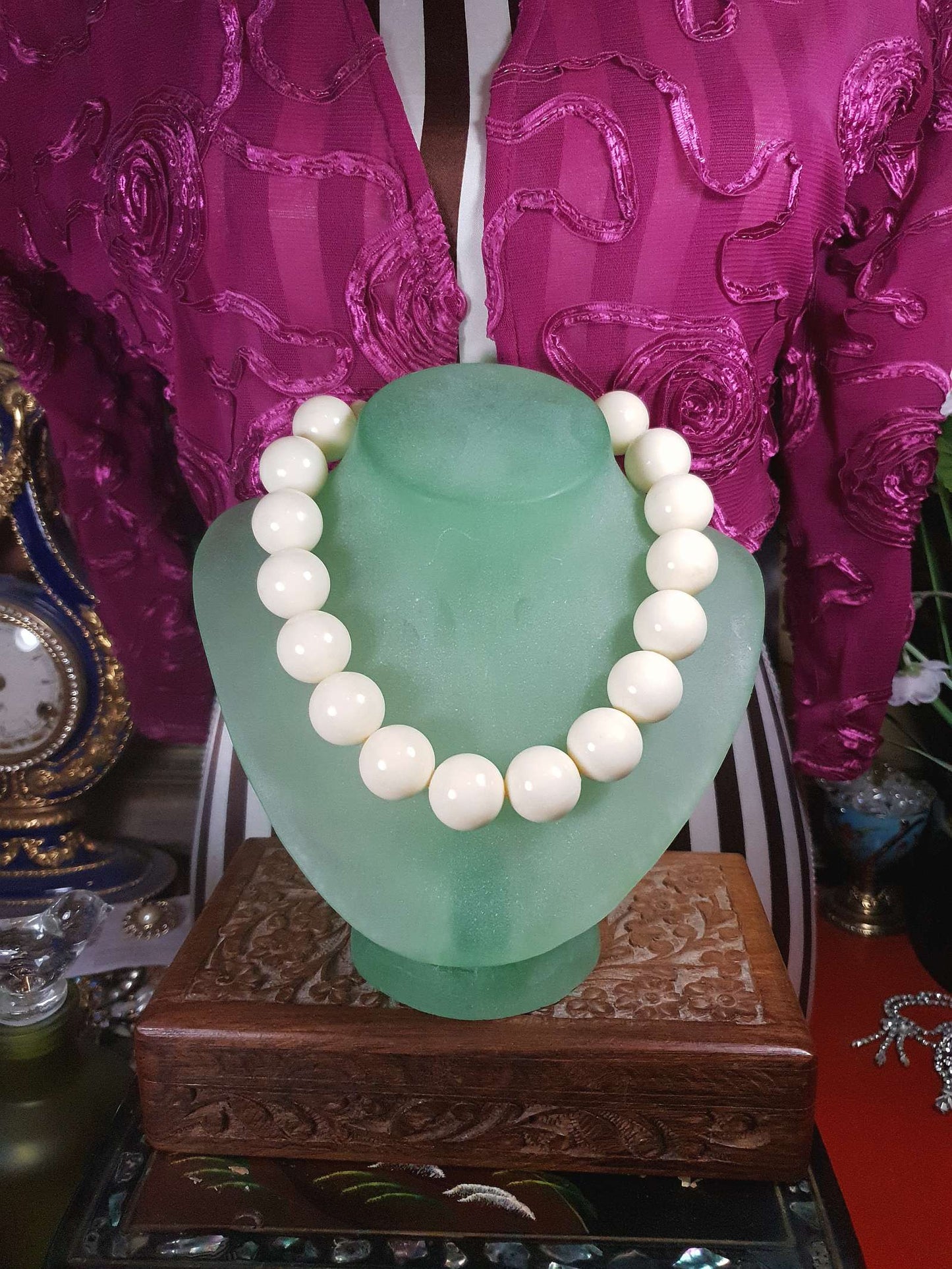 Vintage 1950s Chunky Cream Bead Choker Necklace 15.5" Retro Mid-Century