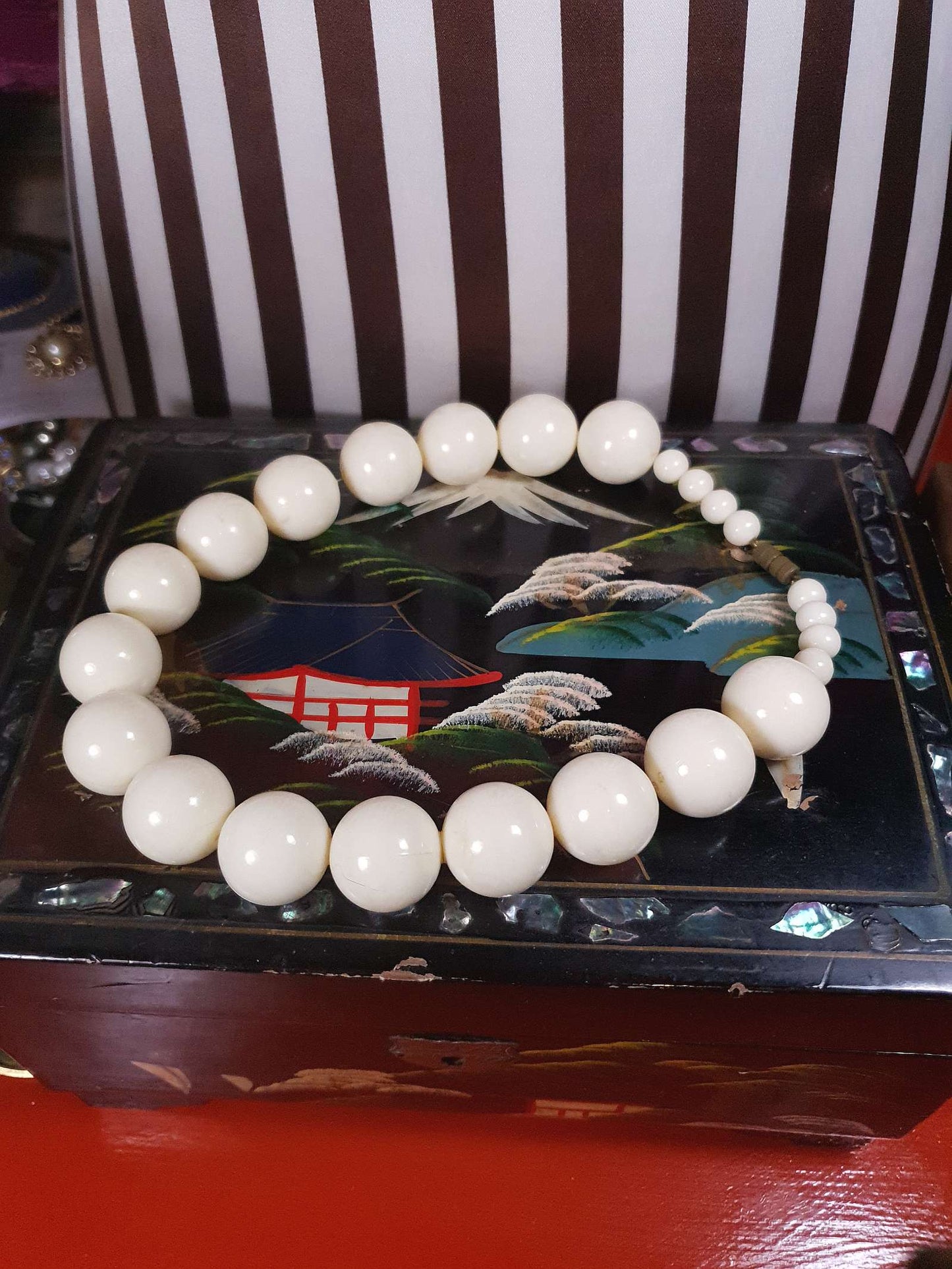 Vintage 1950s Chunky Cream Bead Choker Necklace 15.5" Retro Mid-Century