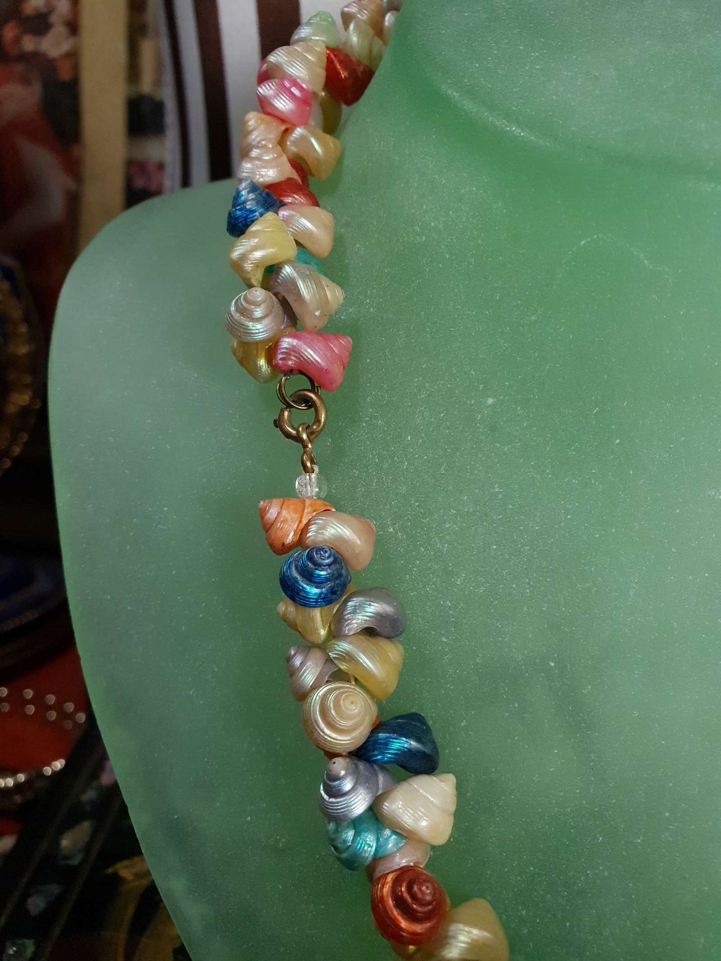 Vintage 1950s Trochus Shell Necklace 19" Iridescent Multi Coloured