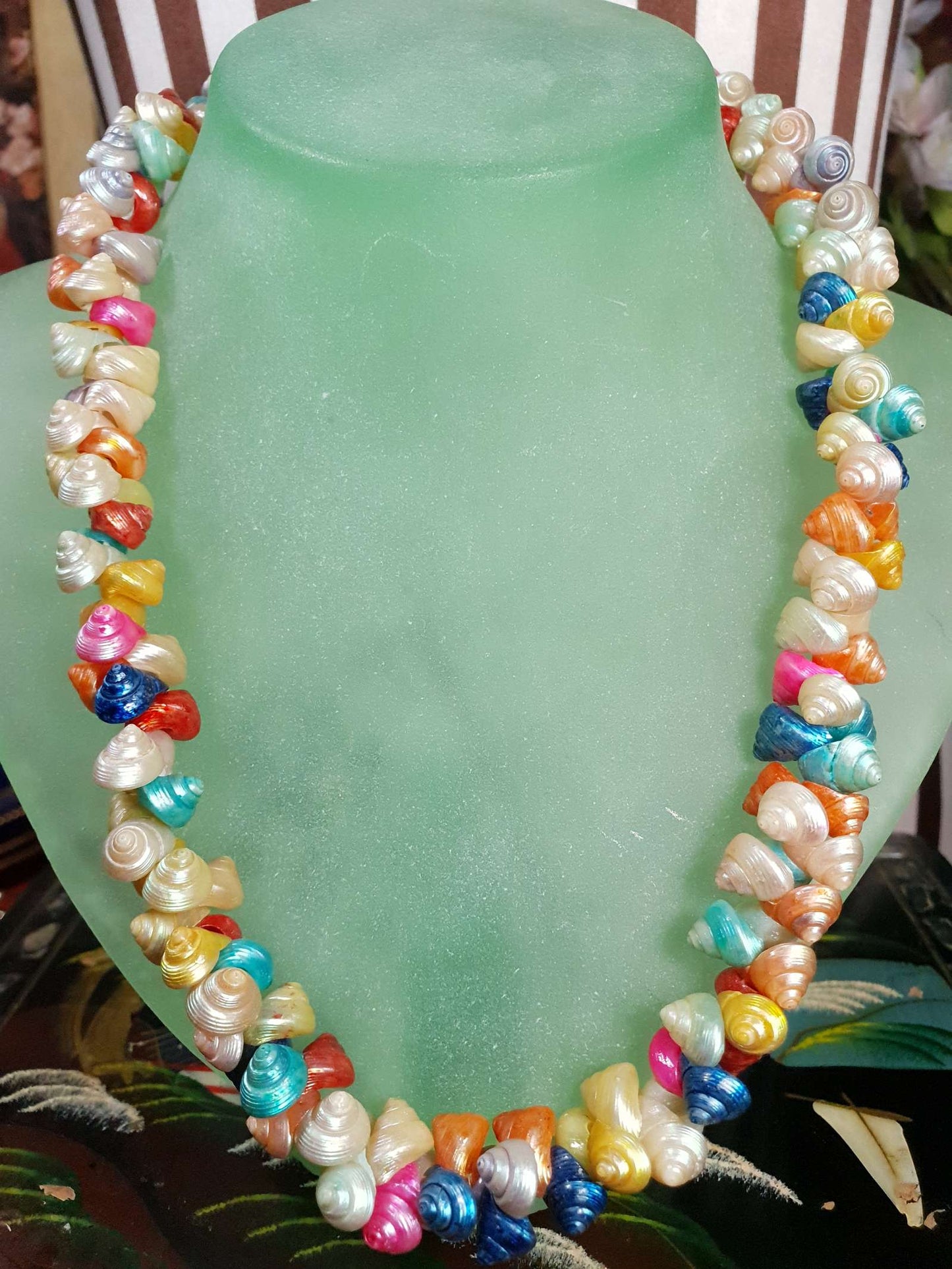 Vintage 1950s Trochus Shell Necklace 19" Iridescent Multi Coloured