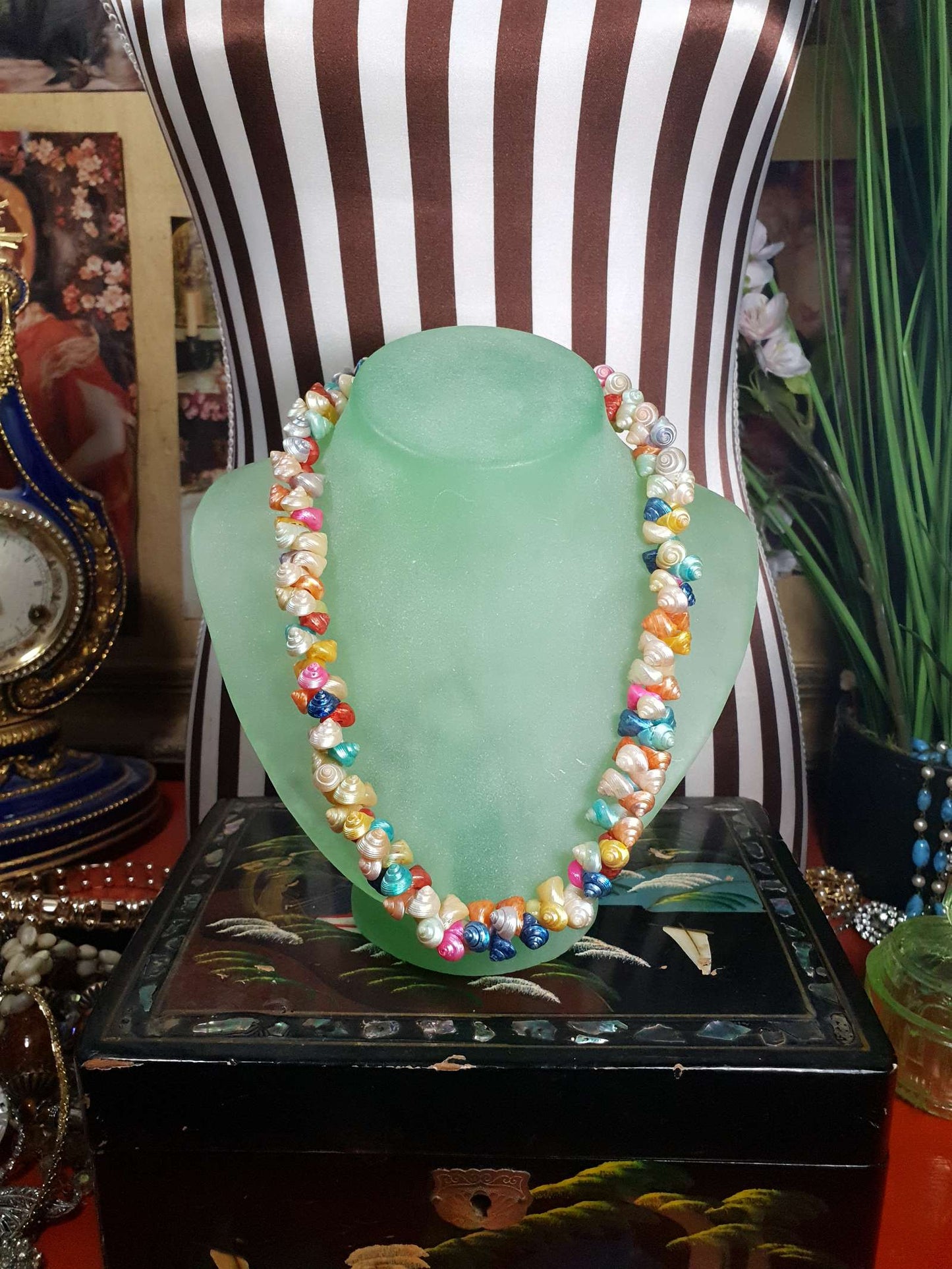 Vintage 1950s Trochus Shell Necklace 19" Iridescent Multi Coloured