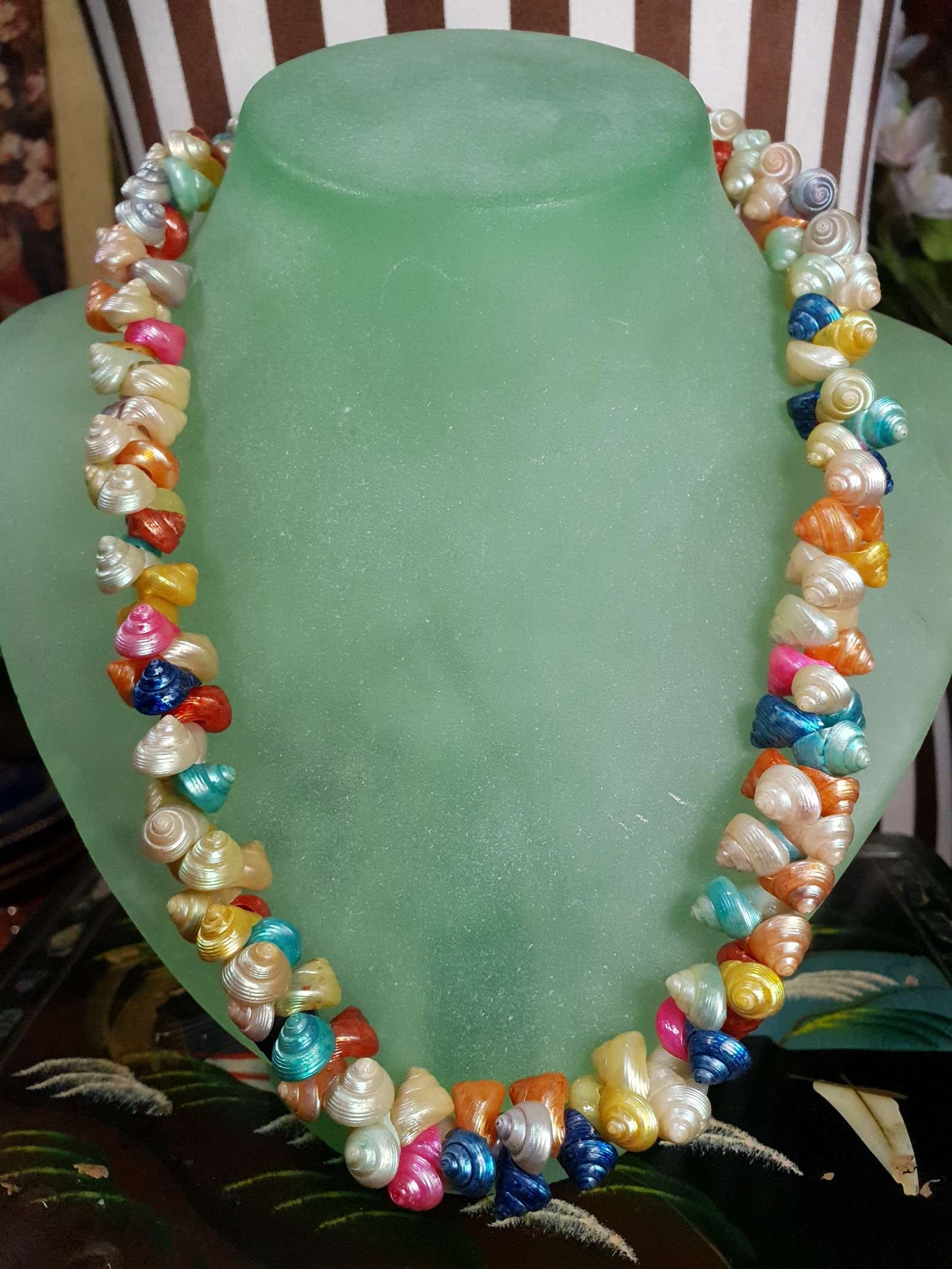 Vintage 1950s Trochus Shell Necklace 19" Iridescent Multi Coloured