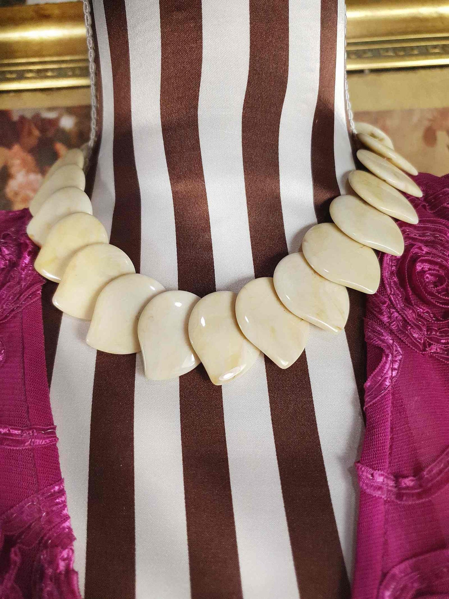 Vintage 1950s Cream Lucite Petal Necklace Choker Mid-Century Modern Retro MCM