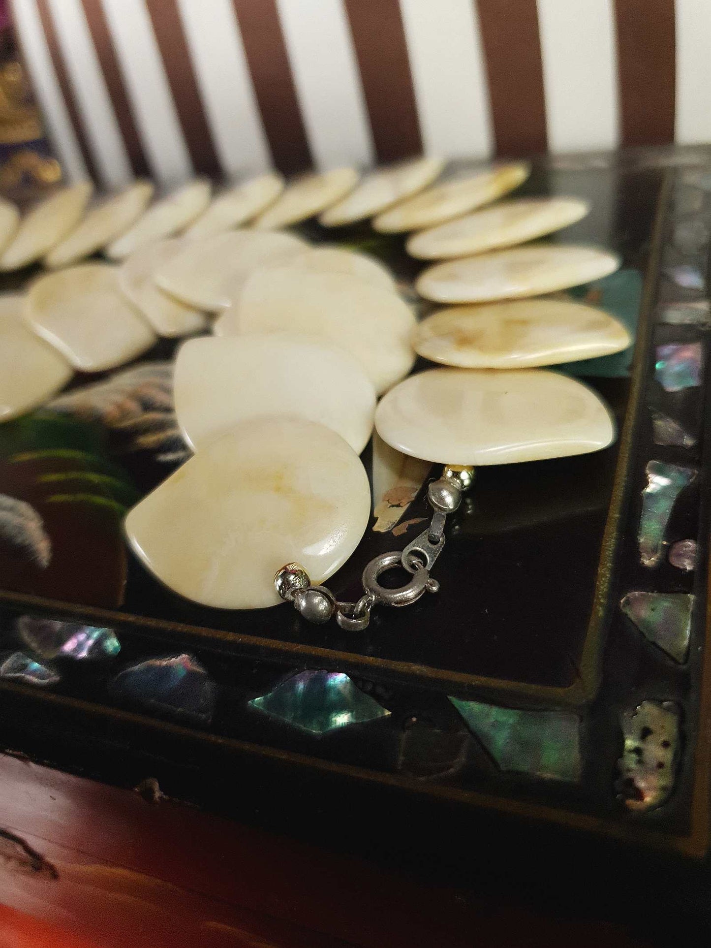 Vintage 1950s Cream Lucite Petal Necklace Choker Mid-Century Modern Retro MCM