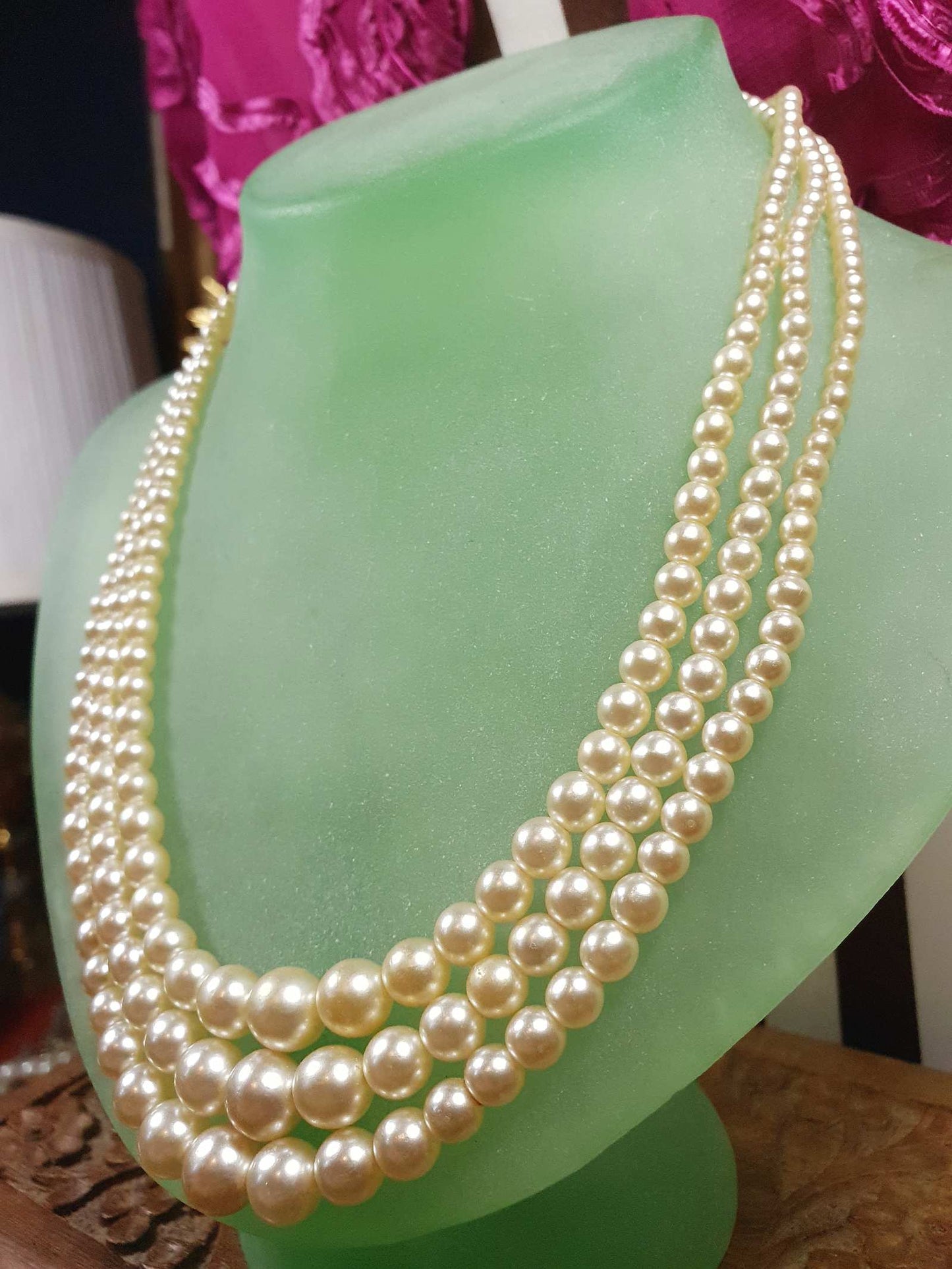 Vintage 1950s Pearl Necklace 17" Three Strand Graduated Cream Pearls