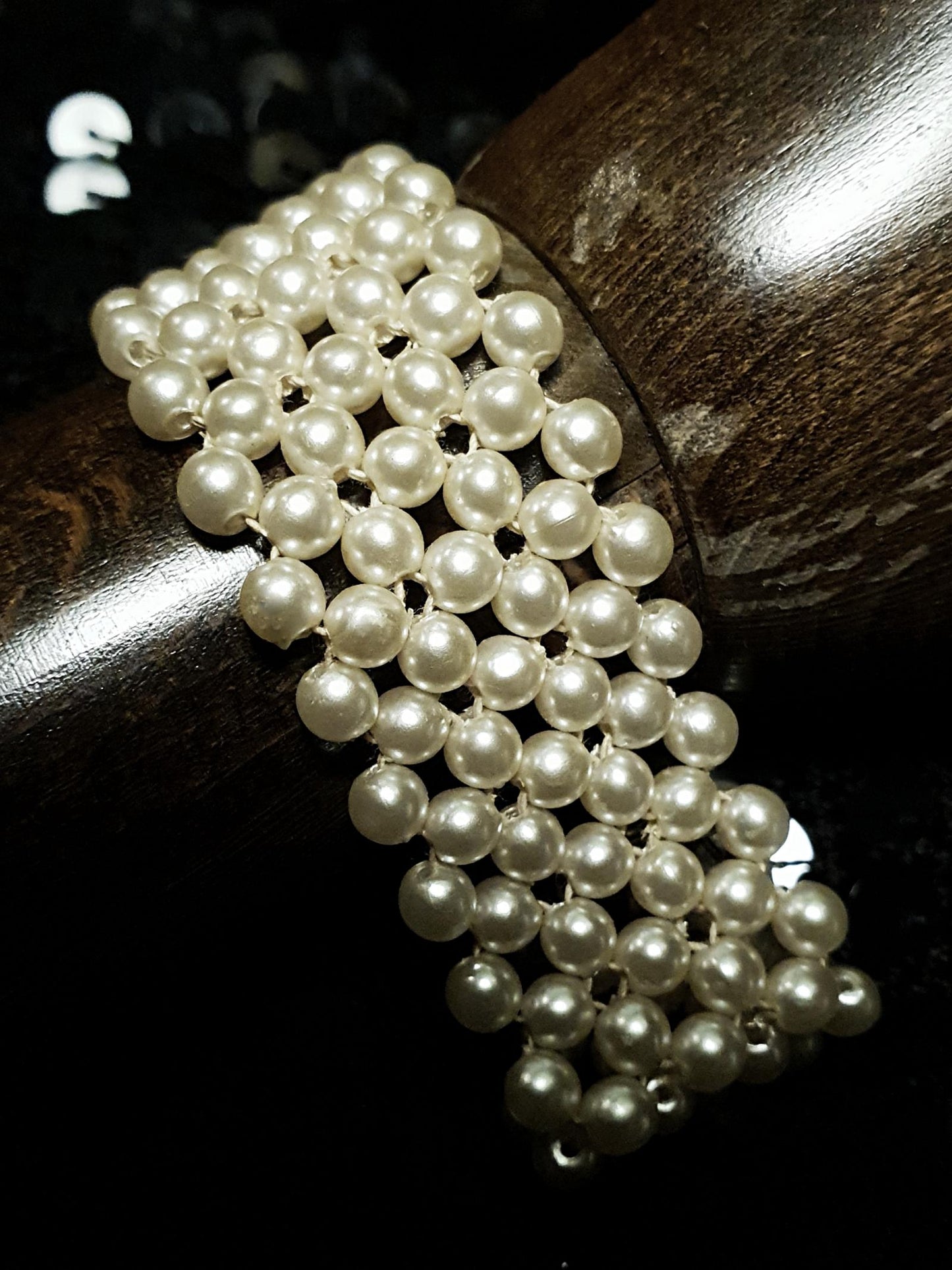 Gorgeous Vintage 1960s Faux Cream Pearl Bracelet