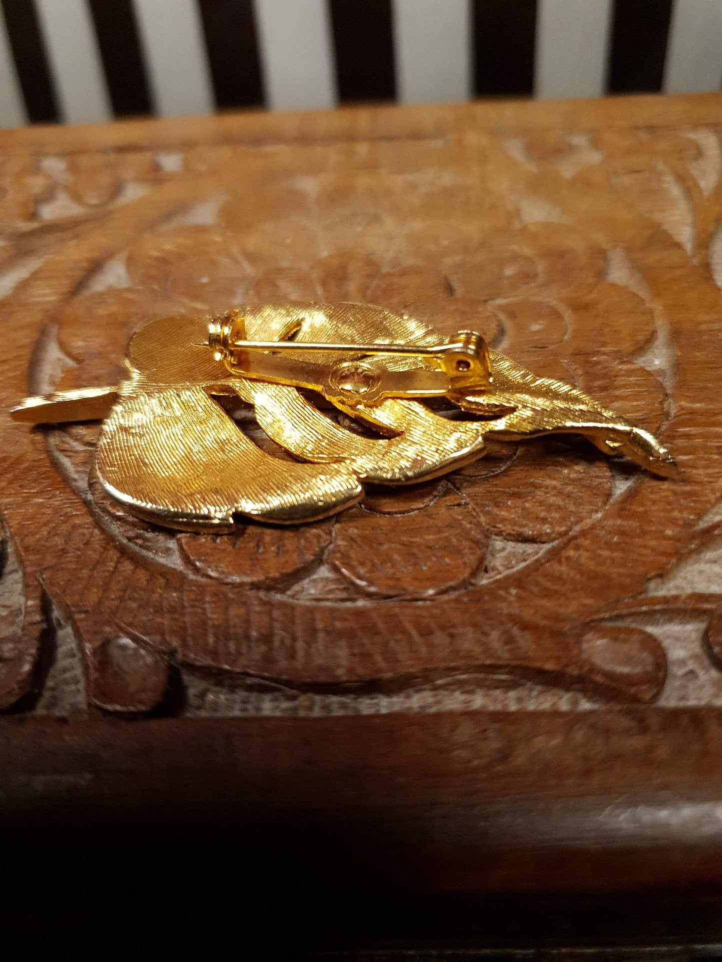 Vintage 1960s Leaf Brooch Gold Tone Classic Retro
