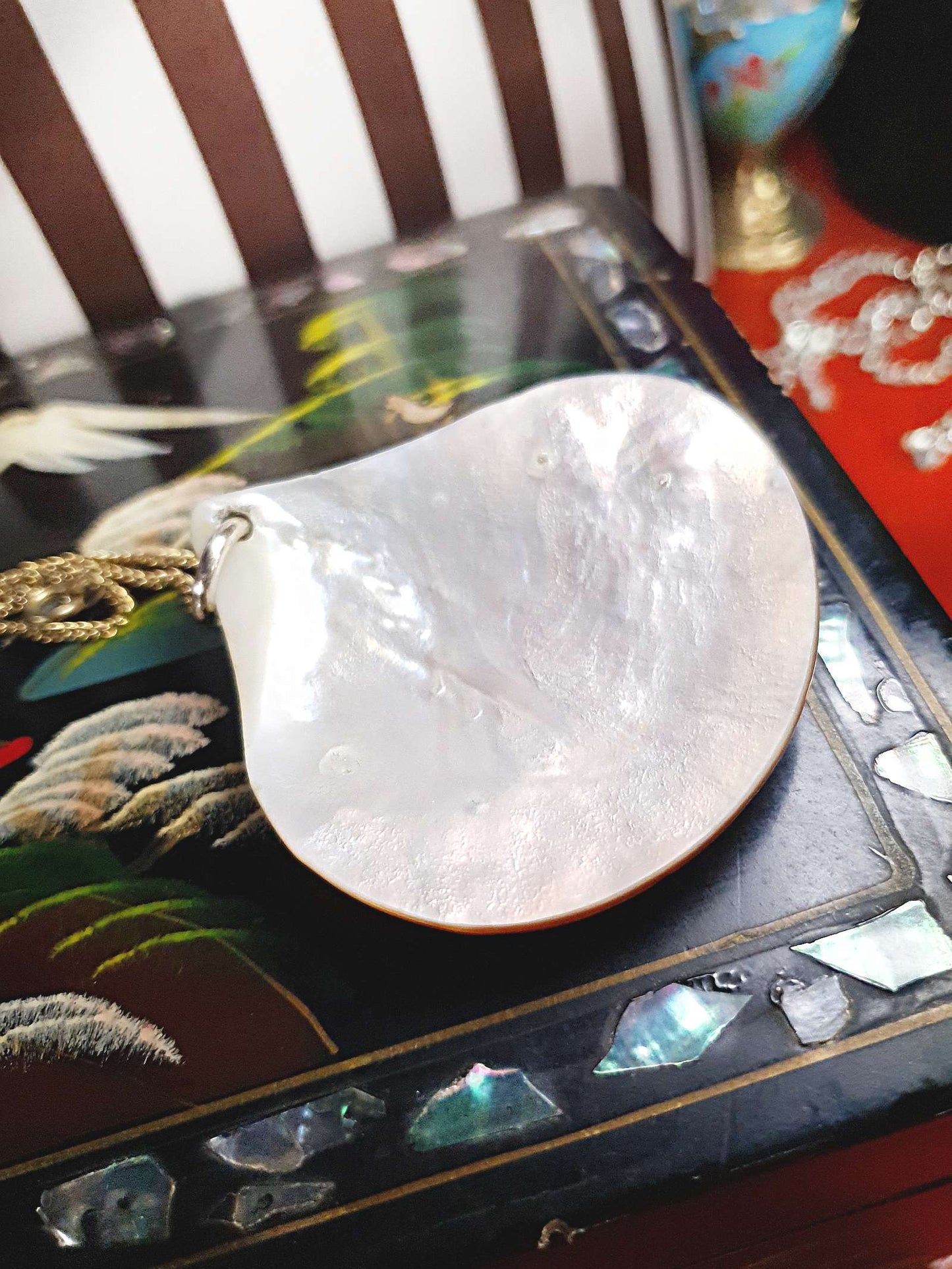 Vintage 1960s Mother-of-Pearl Japanese Necklace Pendant Geisha Japan