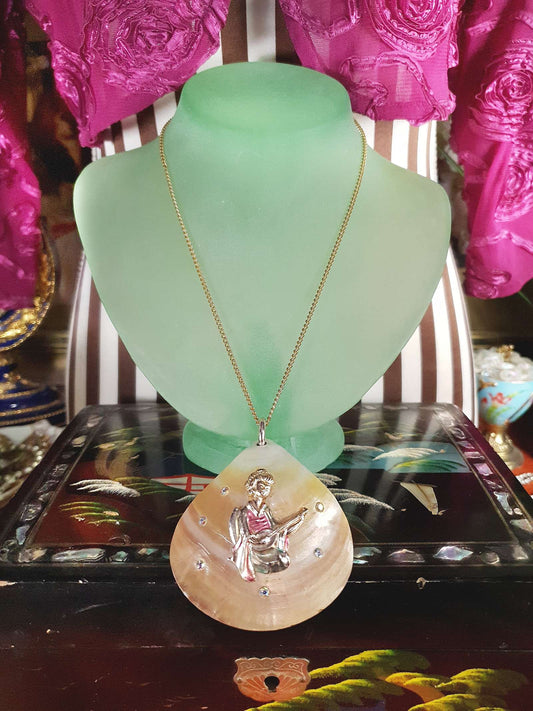 Vintage 1950s Mother-of-Pearl Japanese Necklace Pendant Geisha Japan