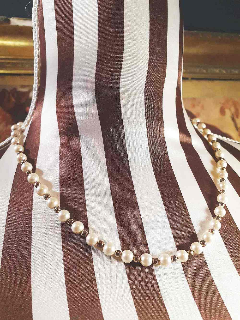 Vintage 1960s White Glass Pearl Necklace 18" Pearls Retro