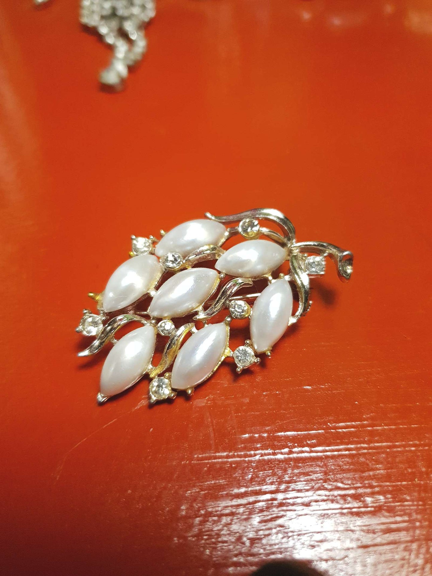 Vintage 1960s Faux Pearl Leaf Brooch Rhinestone Retro