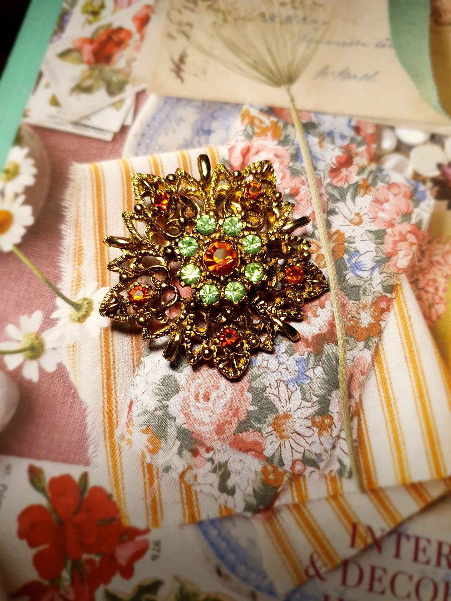 Vintage 1960s Hollywood Rhinestone Victorian Style Brooch