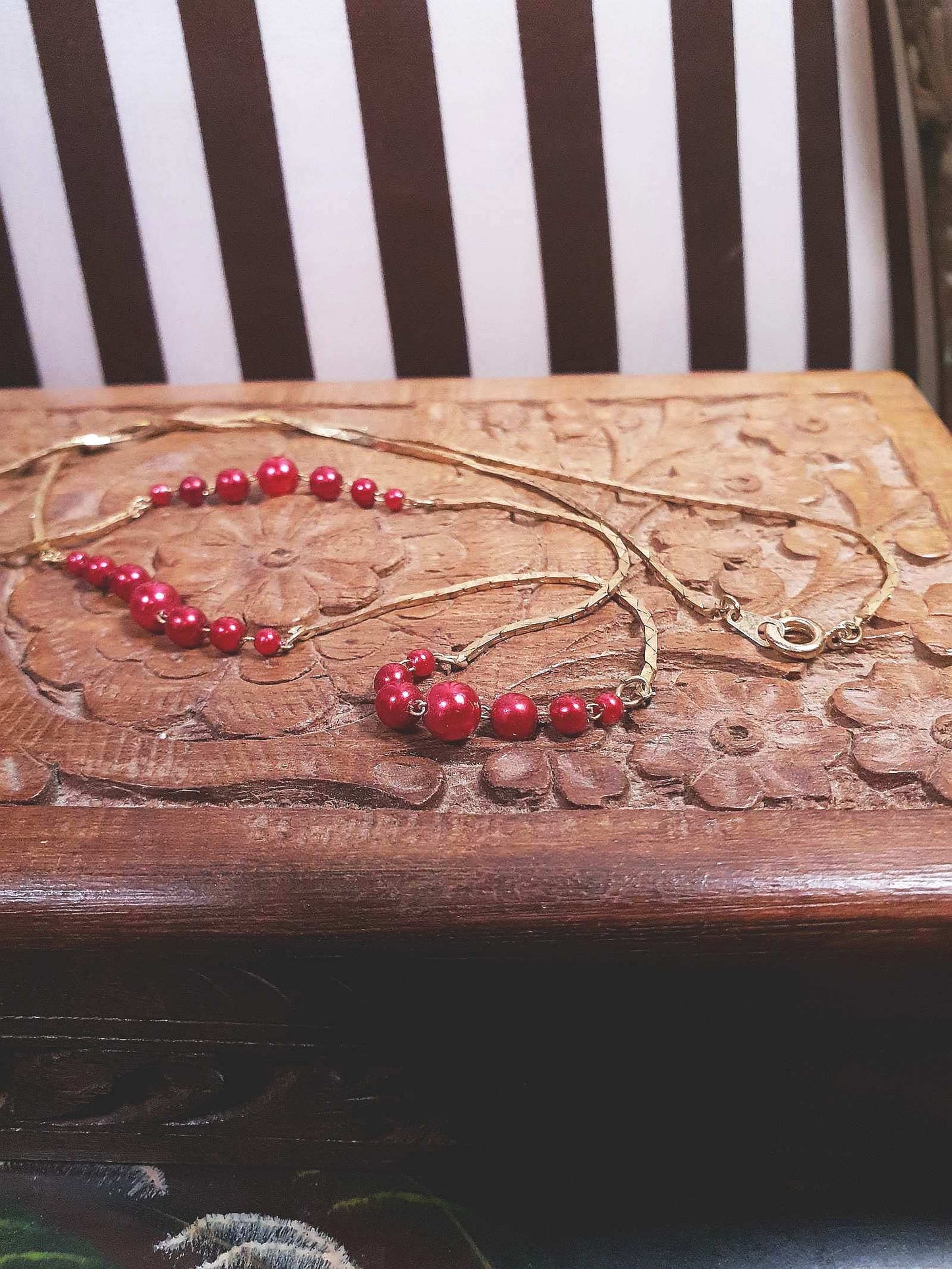 1970s Vintage Red Faux Pearl Necklace Retro Snake Chain