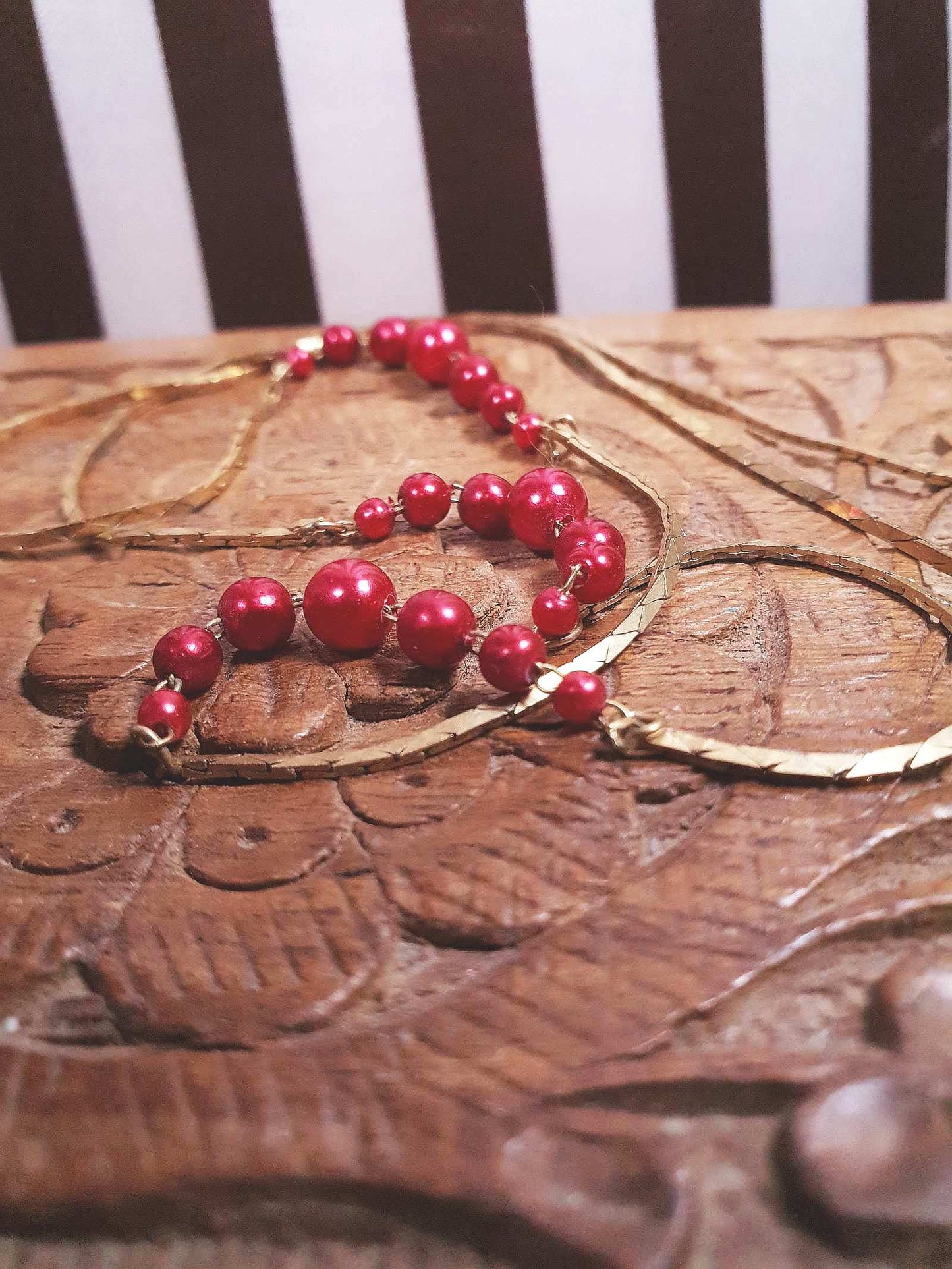 1970s Vintage Red Faux Pearl Necklace Retro Snake Chain