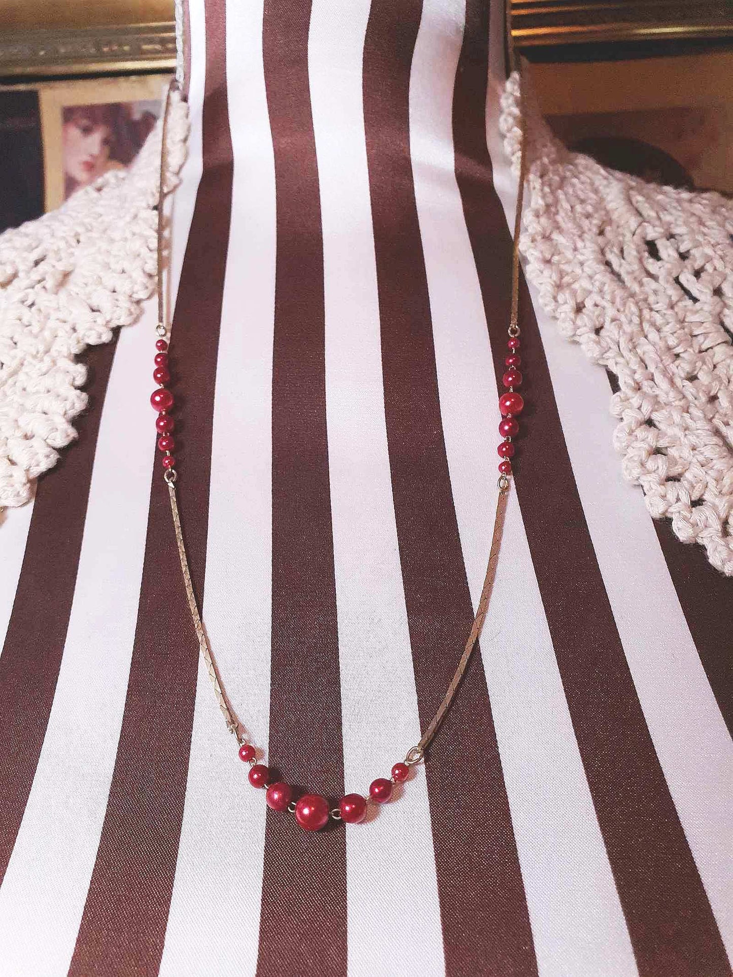 1970s Vintage Red Faux Pearl Necklace Retro Snake Chain