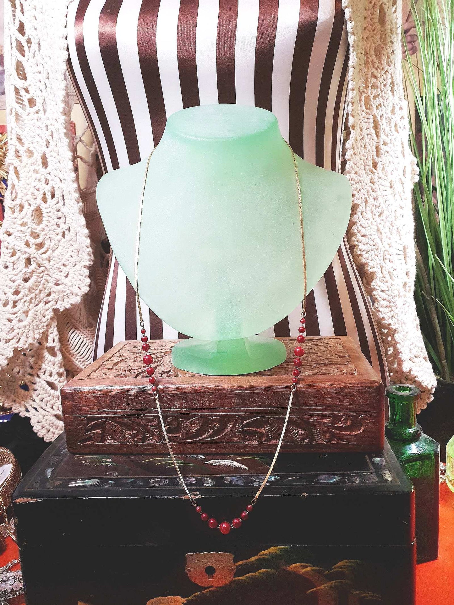 1970s Vintage Red Faux Pearl Necklace Retro Snake Chain