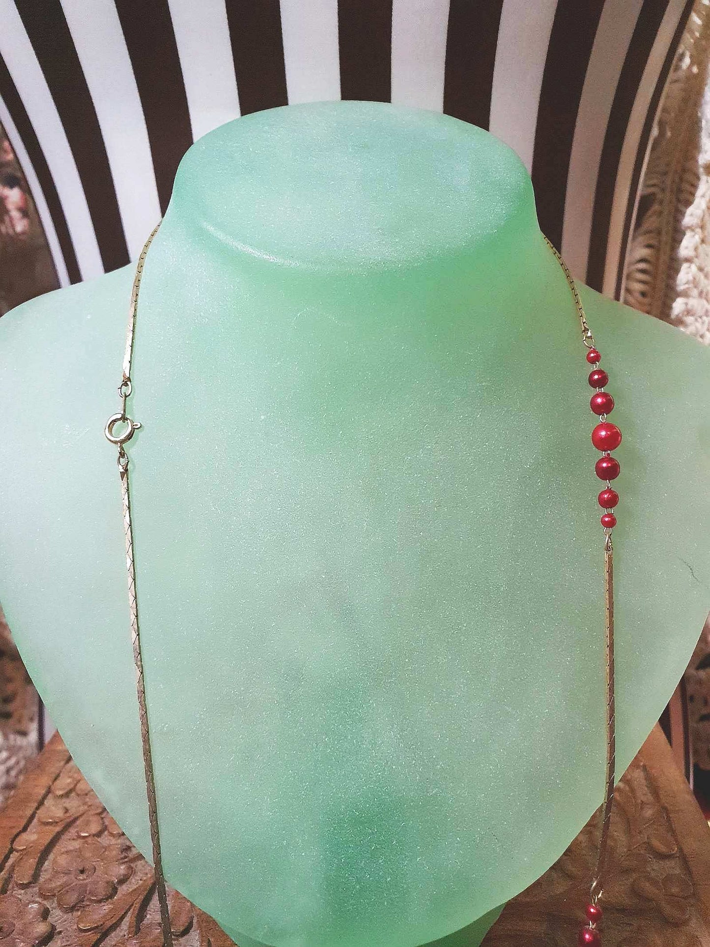 1970s Vintage Red Faux Pearl Necklace Retro Snake Chain