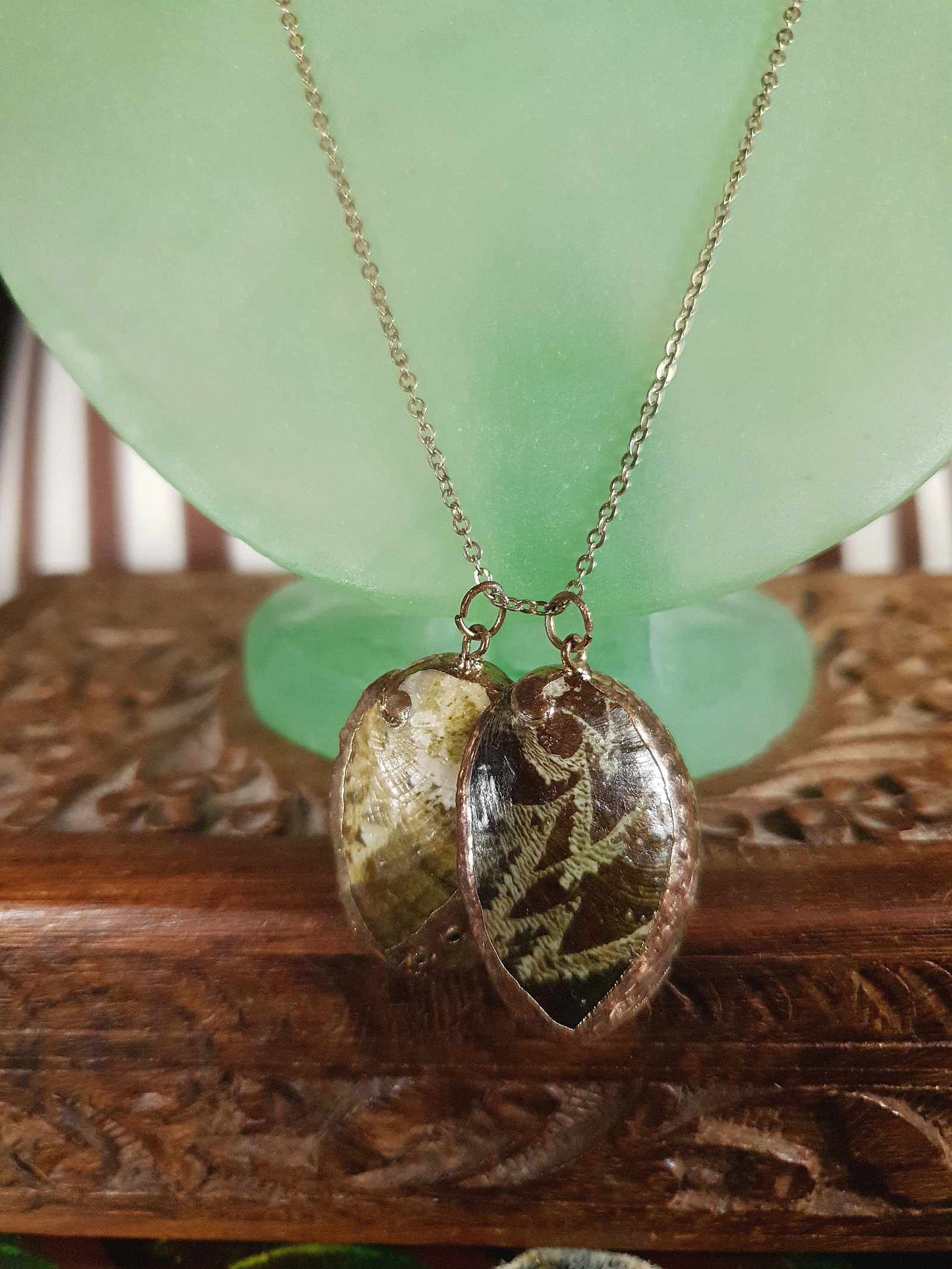 Vintage 1970s Abalone Shell Necklace 16.5" Retro
