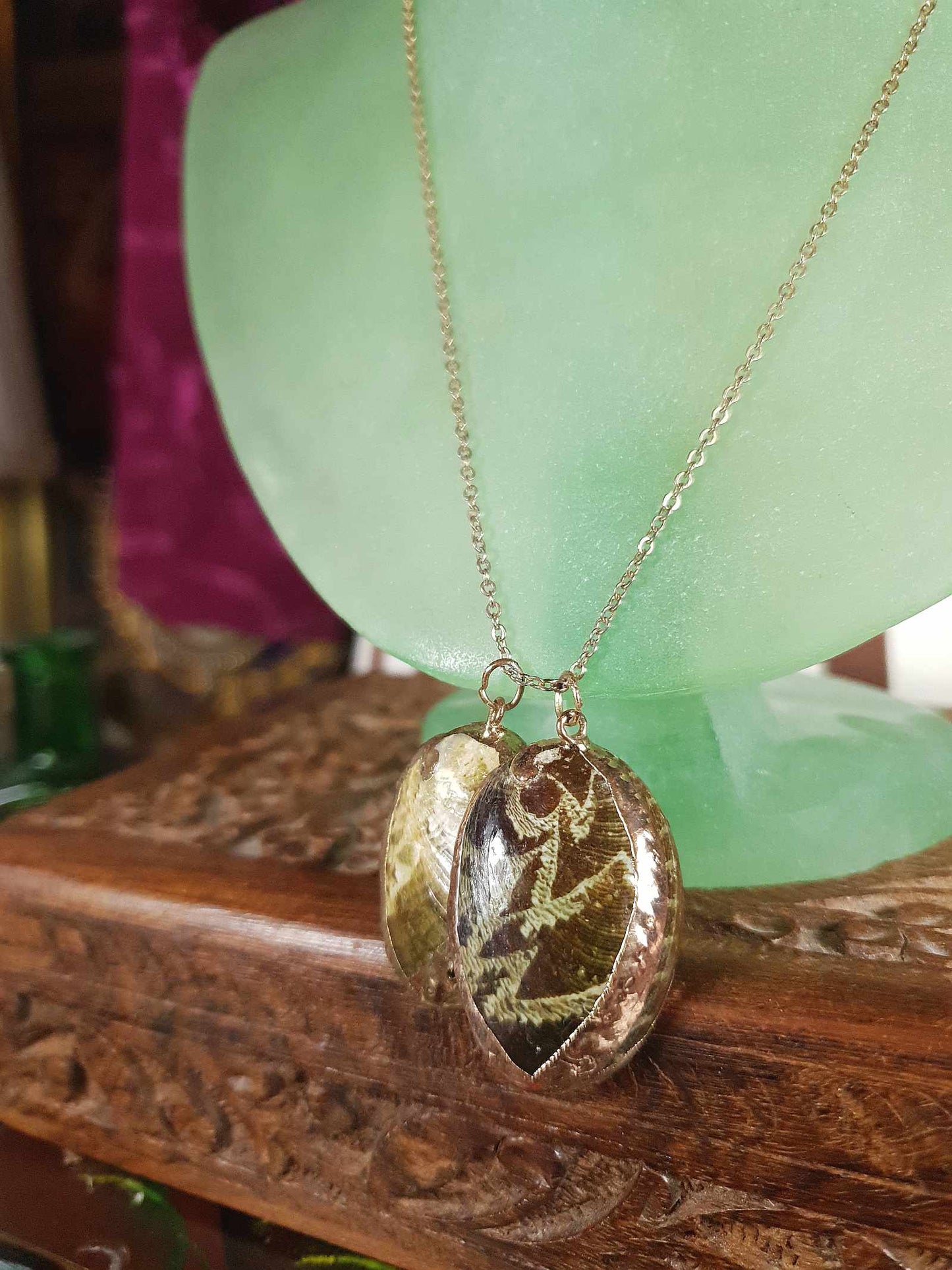Vintage 1970s Abalone Shell Necklace 16.5" Retro