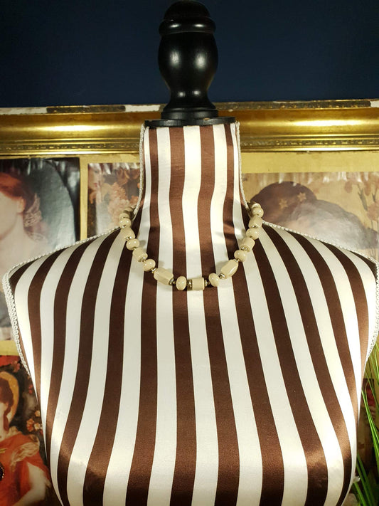 Vintage 1970s Beige Beaded Necklace 18" Gold Tone Retro