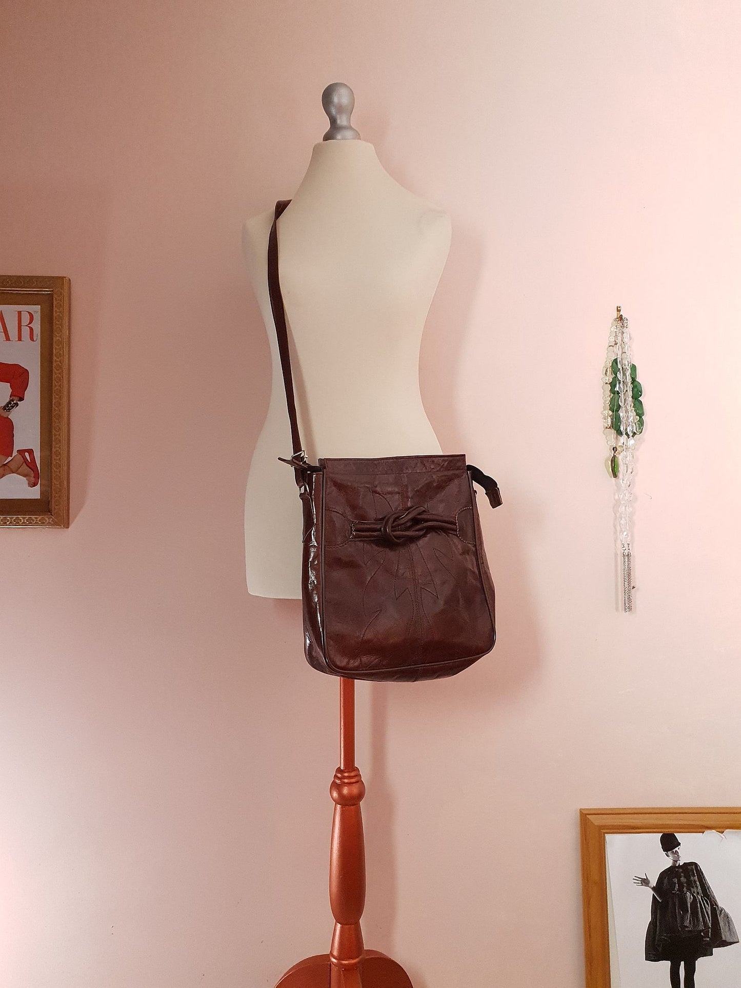 Vintage 1970s Brown Leather Shoulder Bag Adjustable Crossbody Retro Boho Handbag