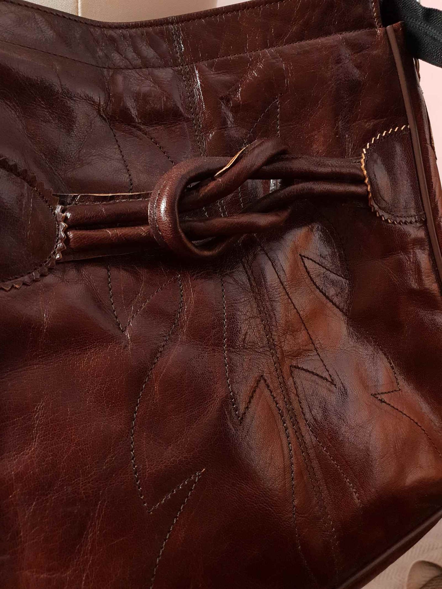 Vintage 1970s Brown Leather Shoulder Bag Adjustable Crossbody Retro Boho Handbag