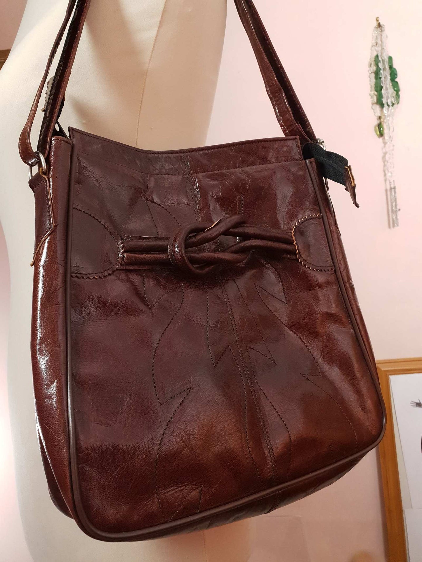 Vintage 1970s Brown Leather Shoulder Bag Adjustable Crossbody Retro Boho Handbag